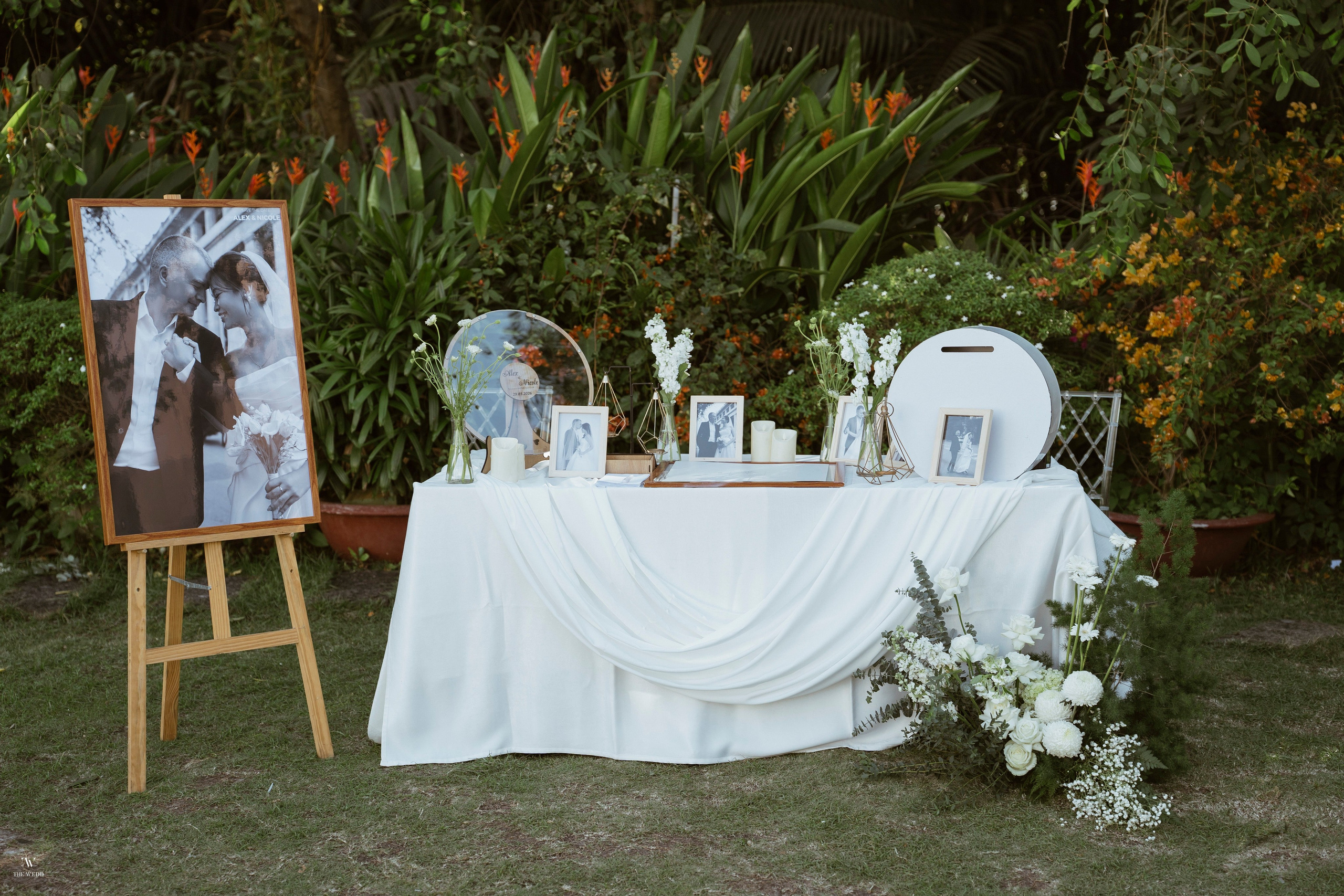 ALEX & NICOLE. WEDDING PHOTOGRAPHER IN VIETNAM