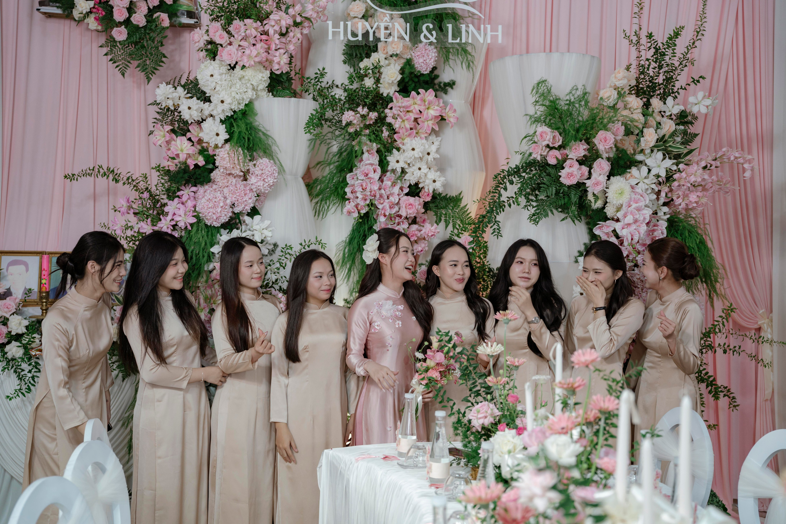 LINH & HUYEN. WEDDING PHOTOGRAPHER IN VIETNAM