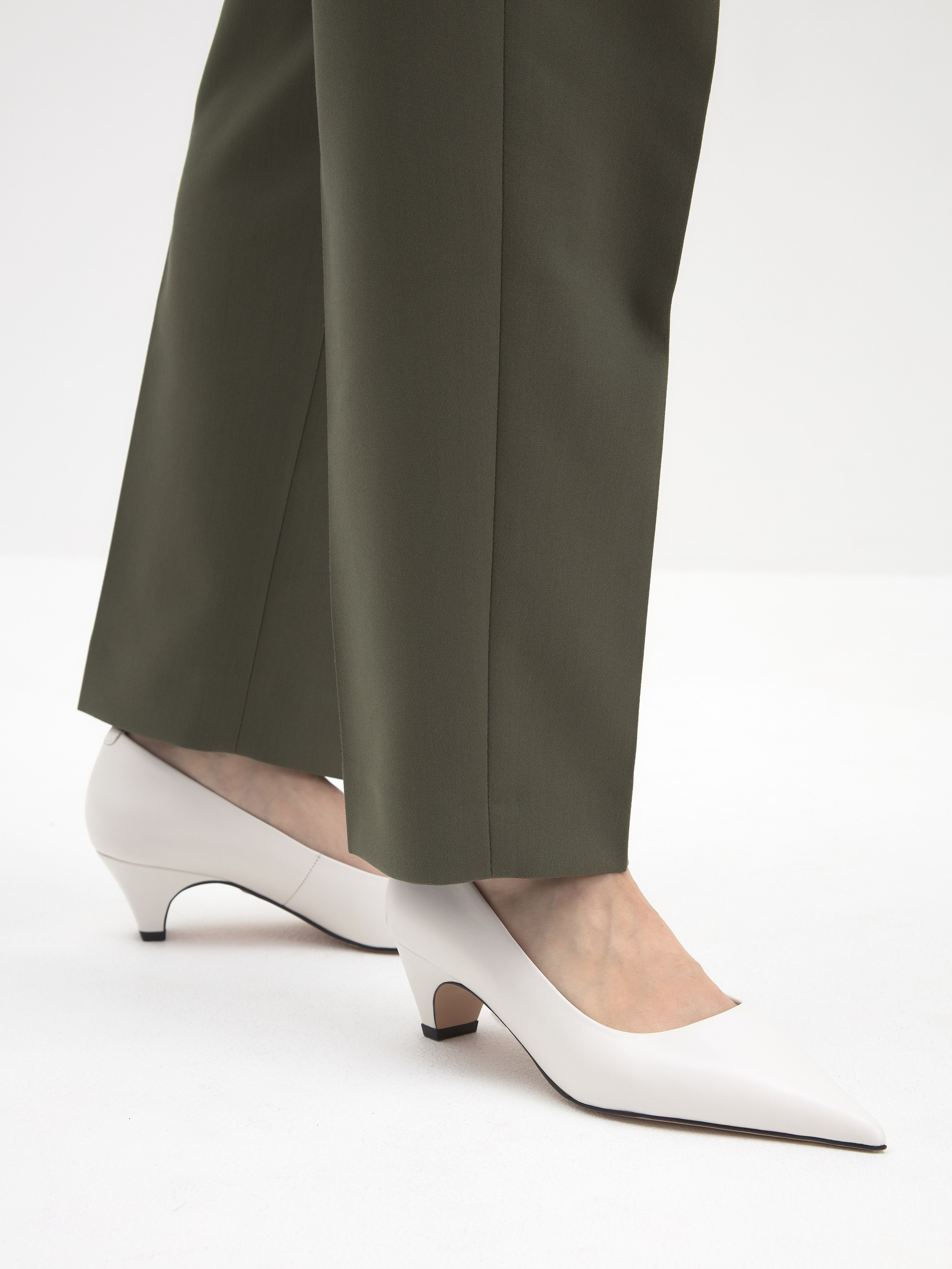 Обувь. Предметная фотосъемка в Алматы. Студия фото и видео съемки товаров