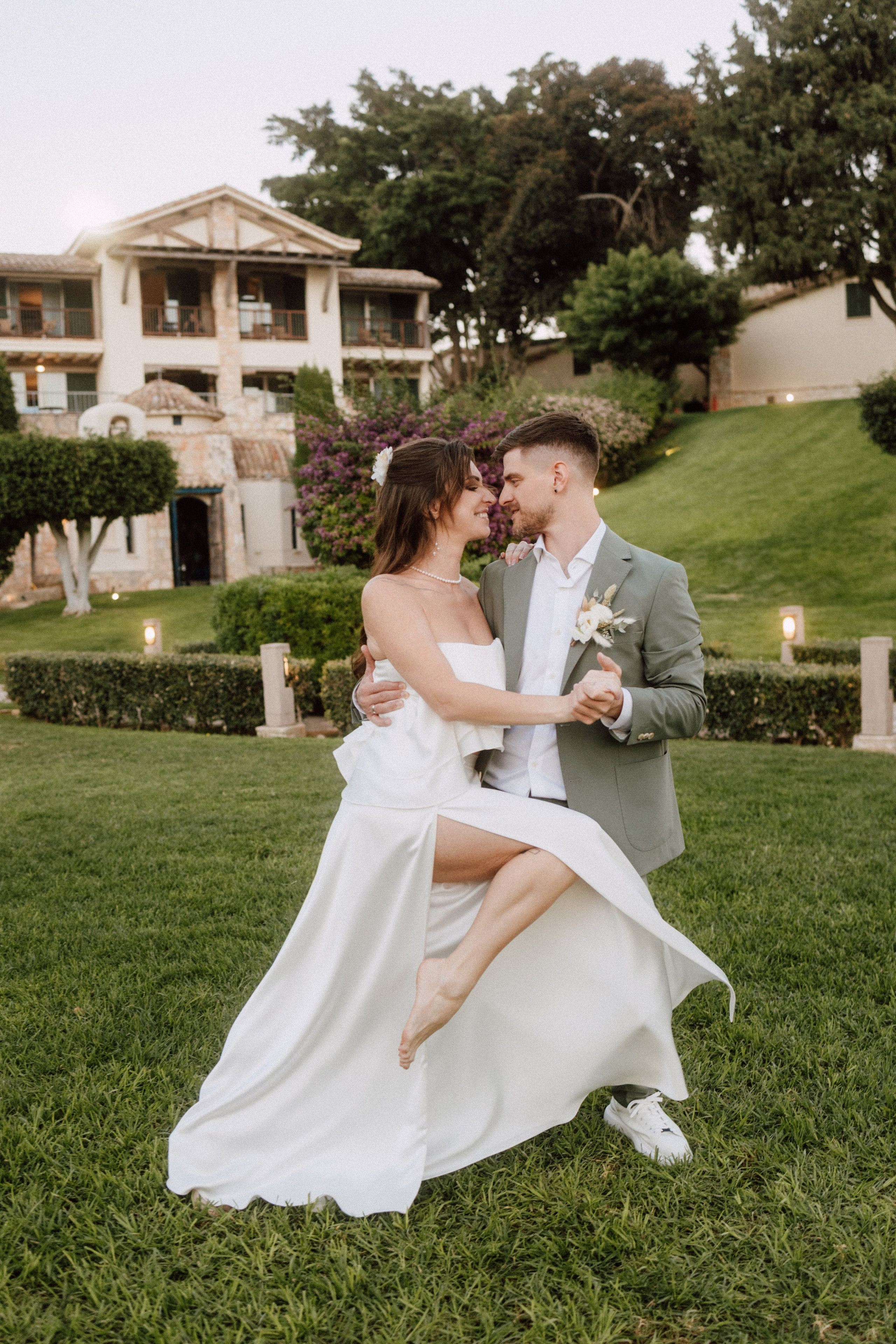 Vlad & Tanya. Photographer Alina Sparrow