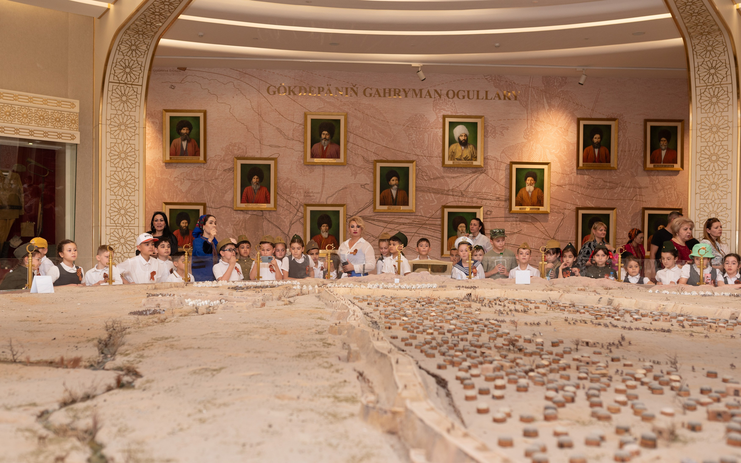 Вечный огонь 2"А» класс. Ваш фотограф в Ашхабаде Гамлет Осипов