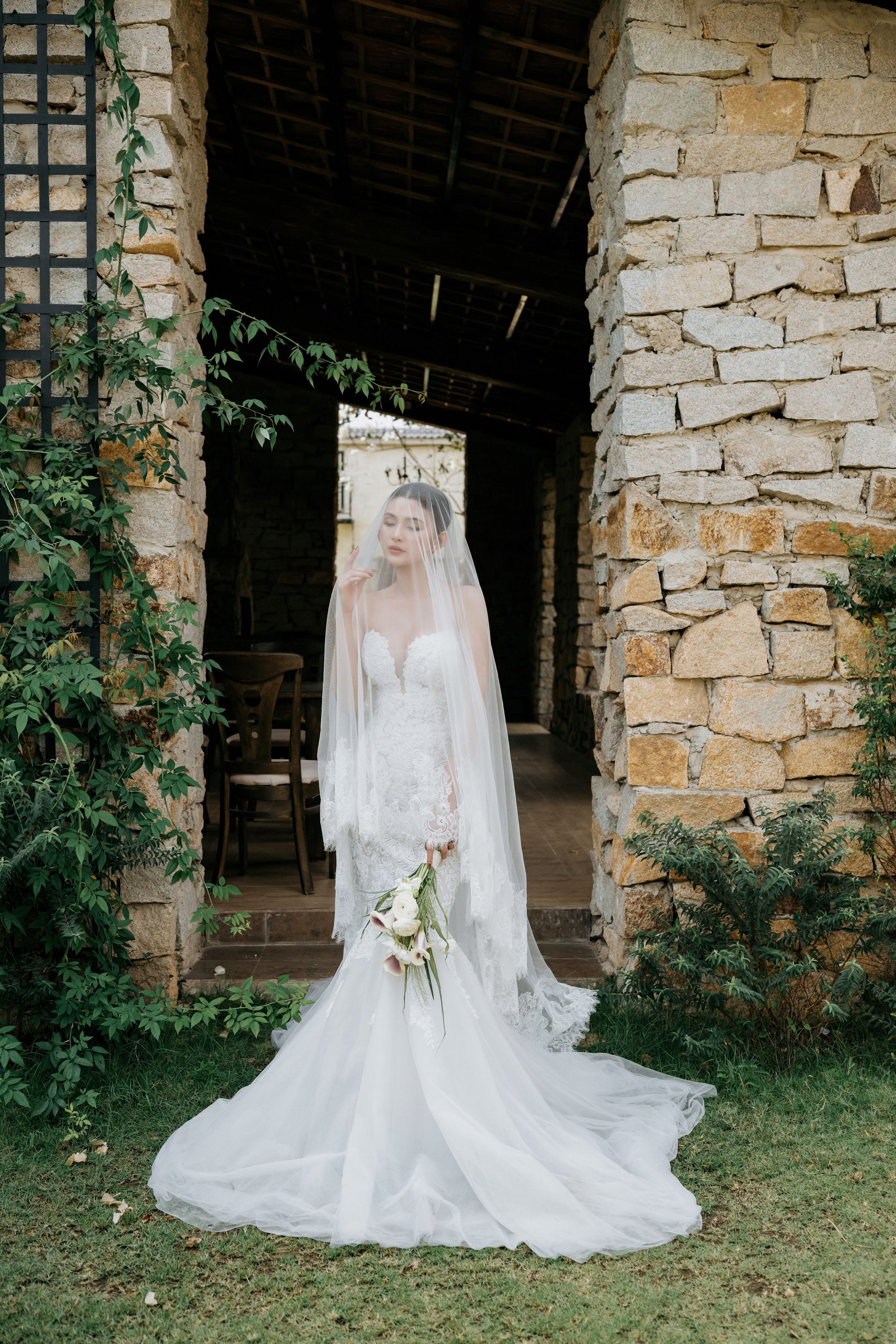 THU & NHU / An garden. Saigon Wedding Present | Art Beyond Moments