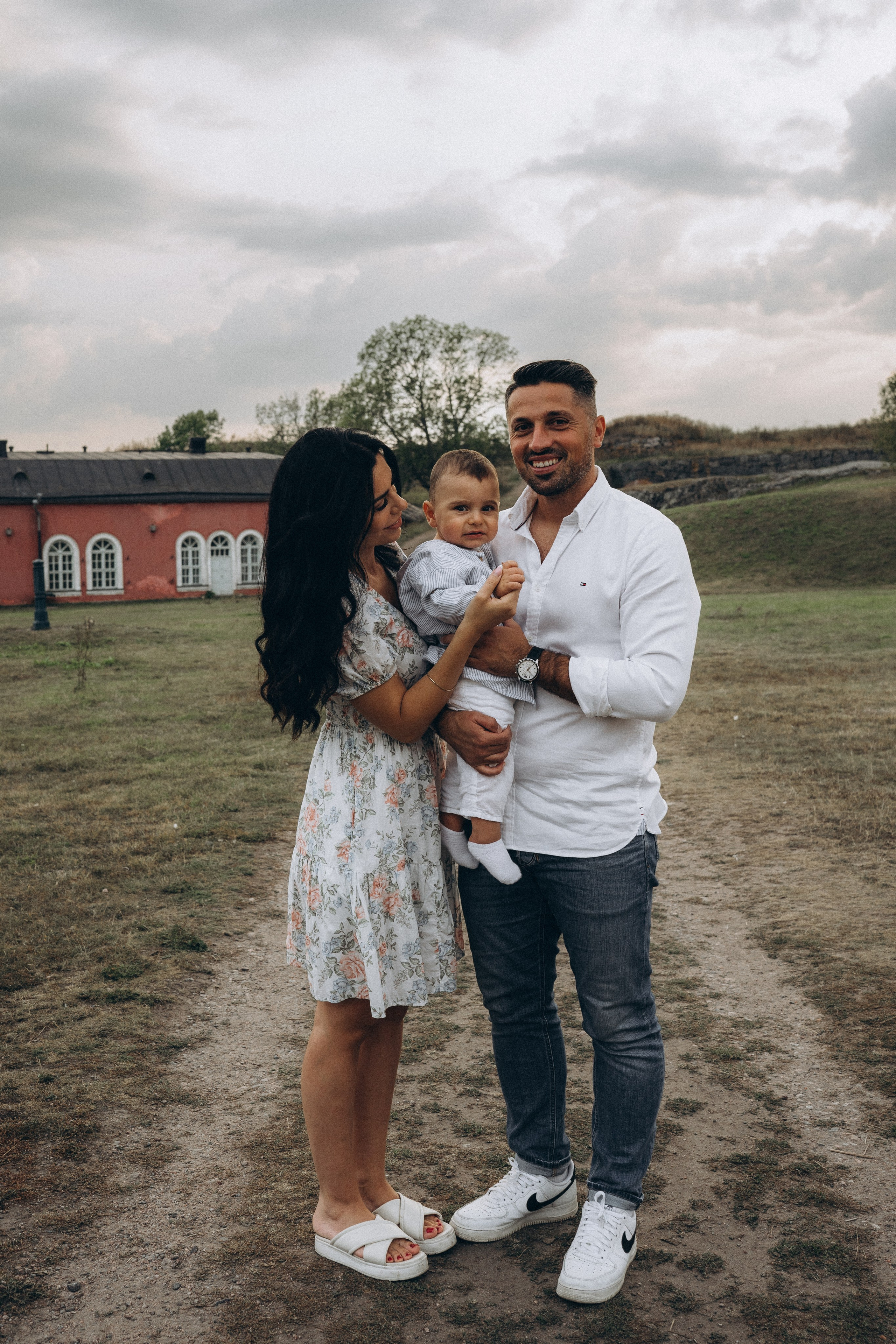 Summer. Wedding and potrait photographer in Helsinki Vickan O