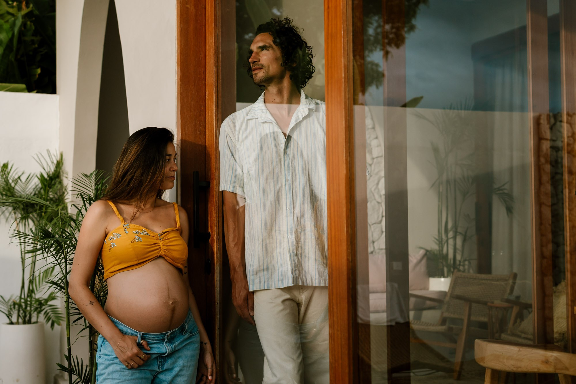 LARISSA & SJUUL MATERNITY. Female Photographer in Bali