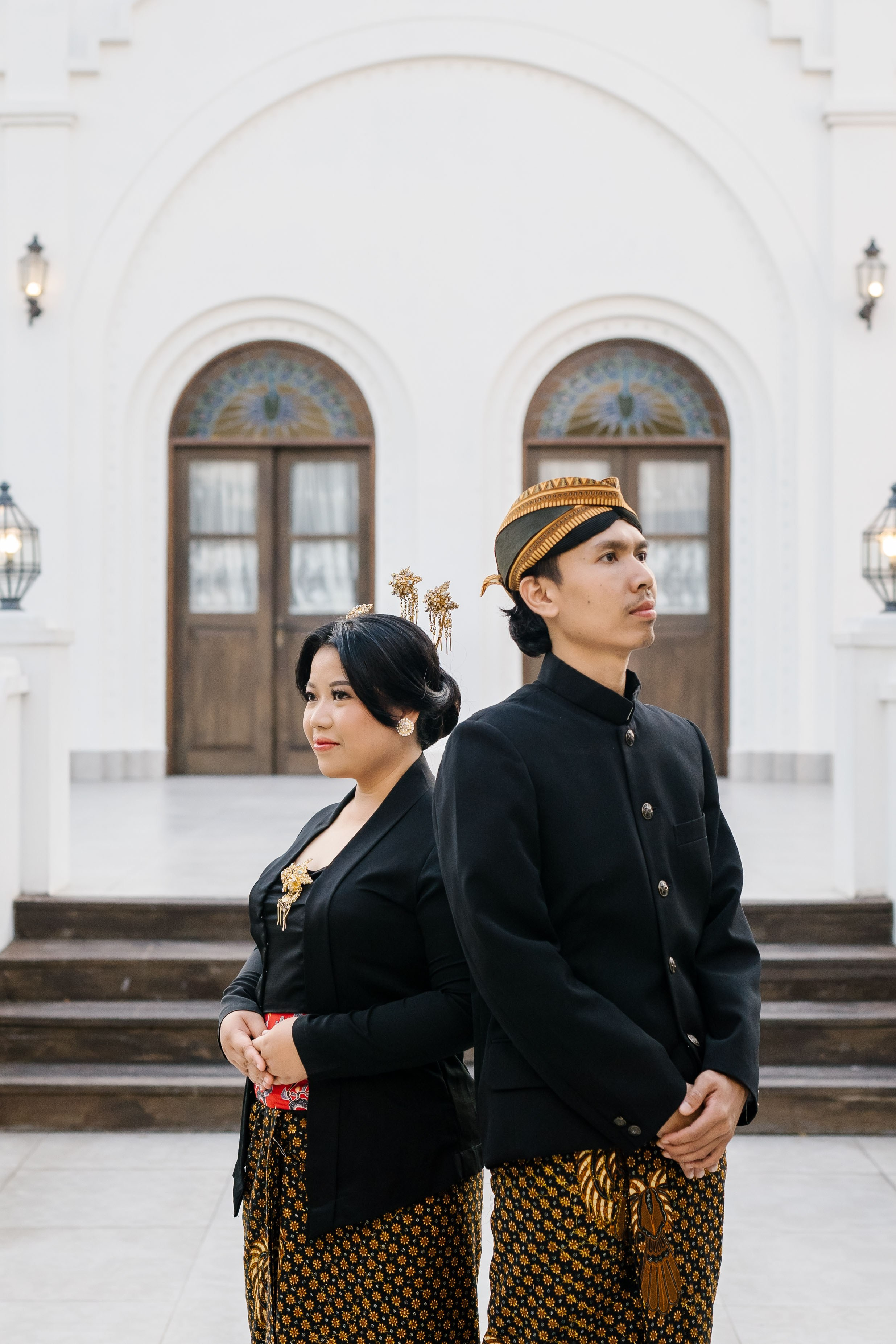 Prewedding Photo Shoot with Javanese style. Female Photographer in Bali