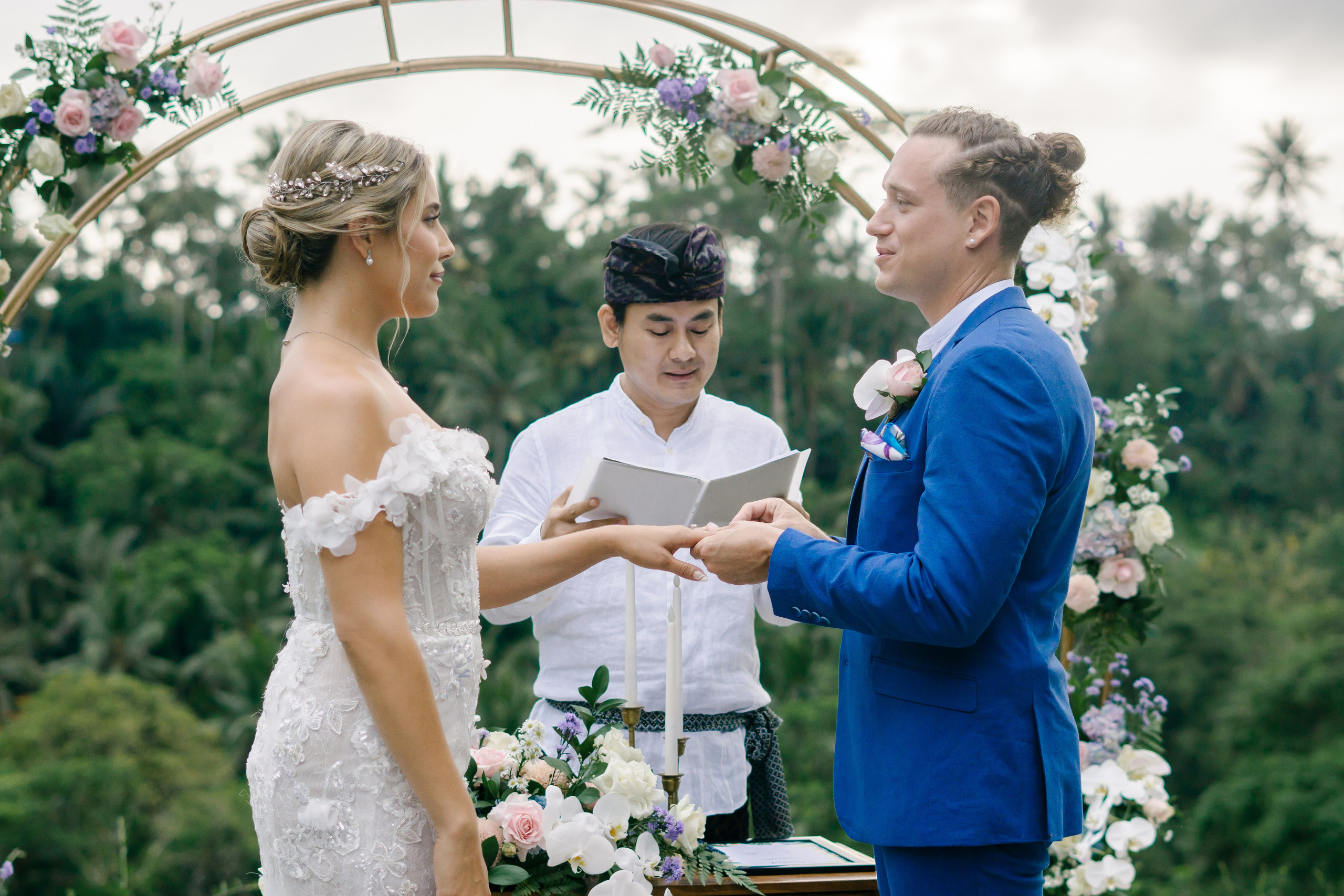 Jamie & Jordan. Female Photographer in Bali