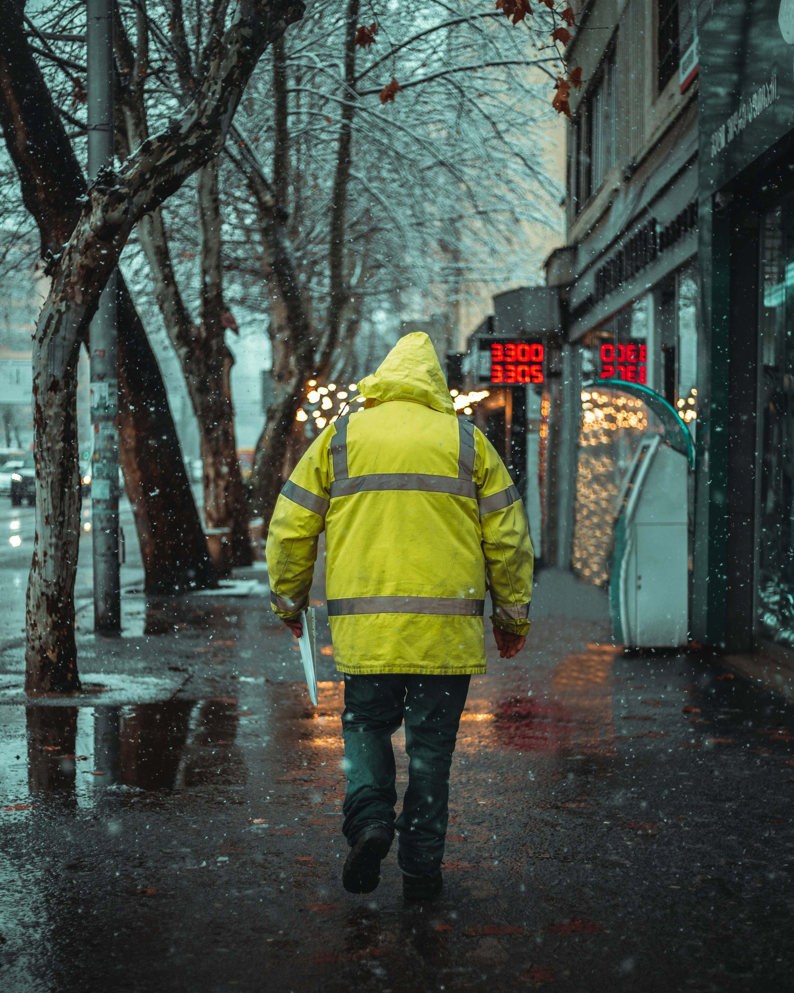 T B I L I S I. Bspander