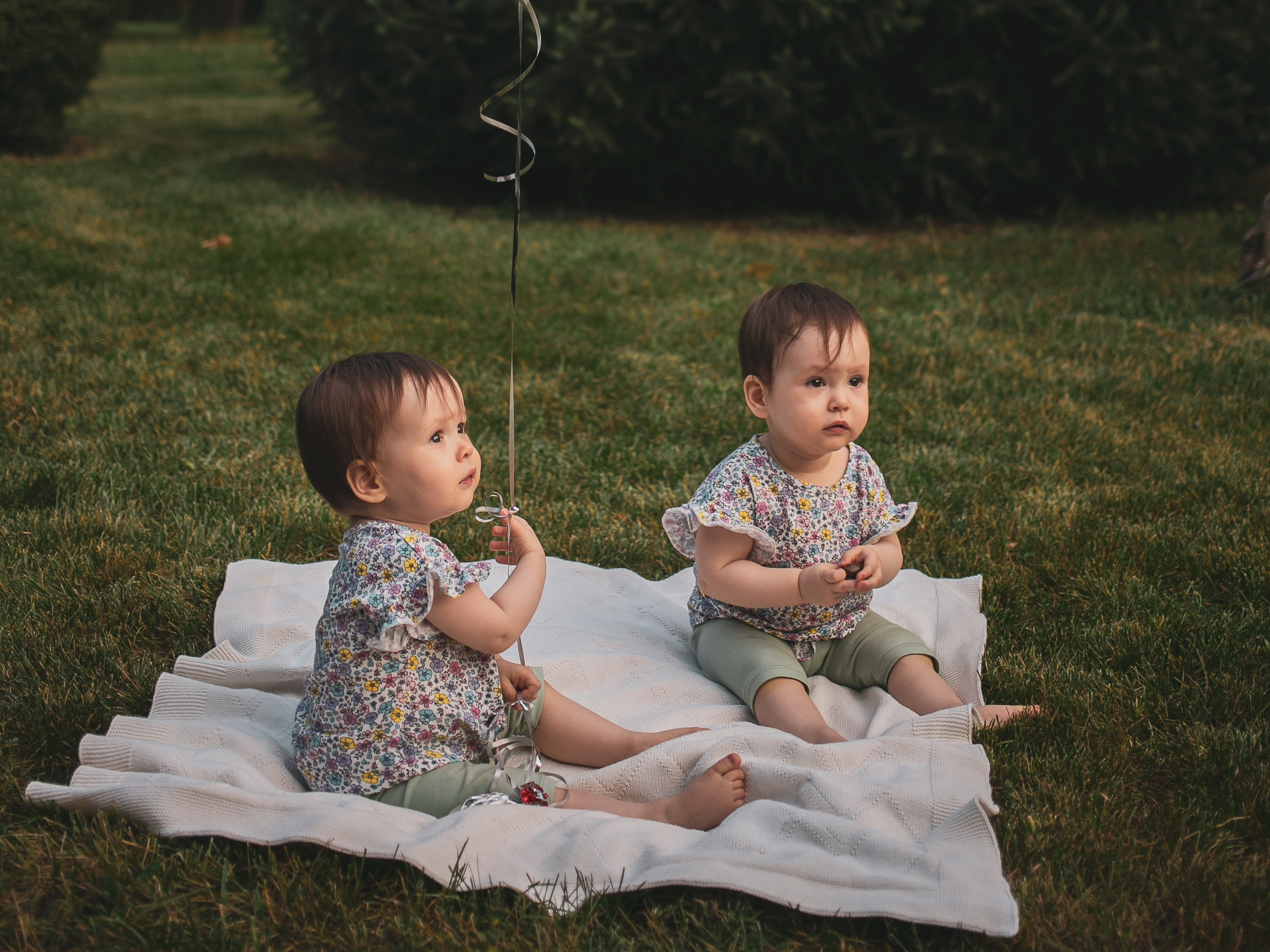 Twins girls. Индивидуальный и love story фотограф в Алматы Шарычева Ирина