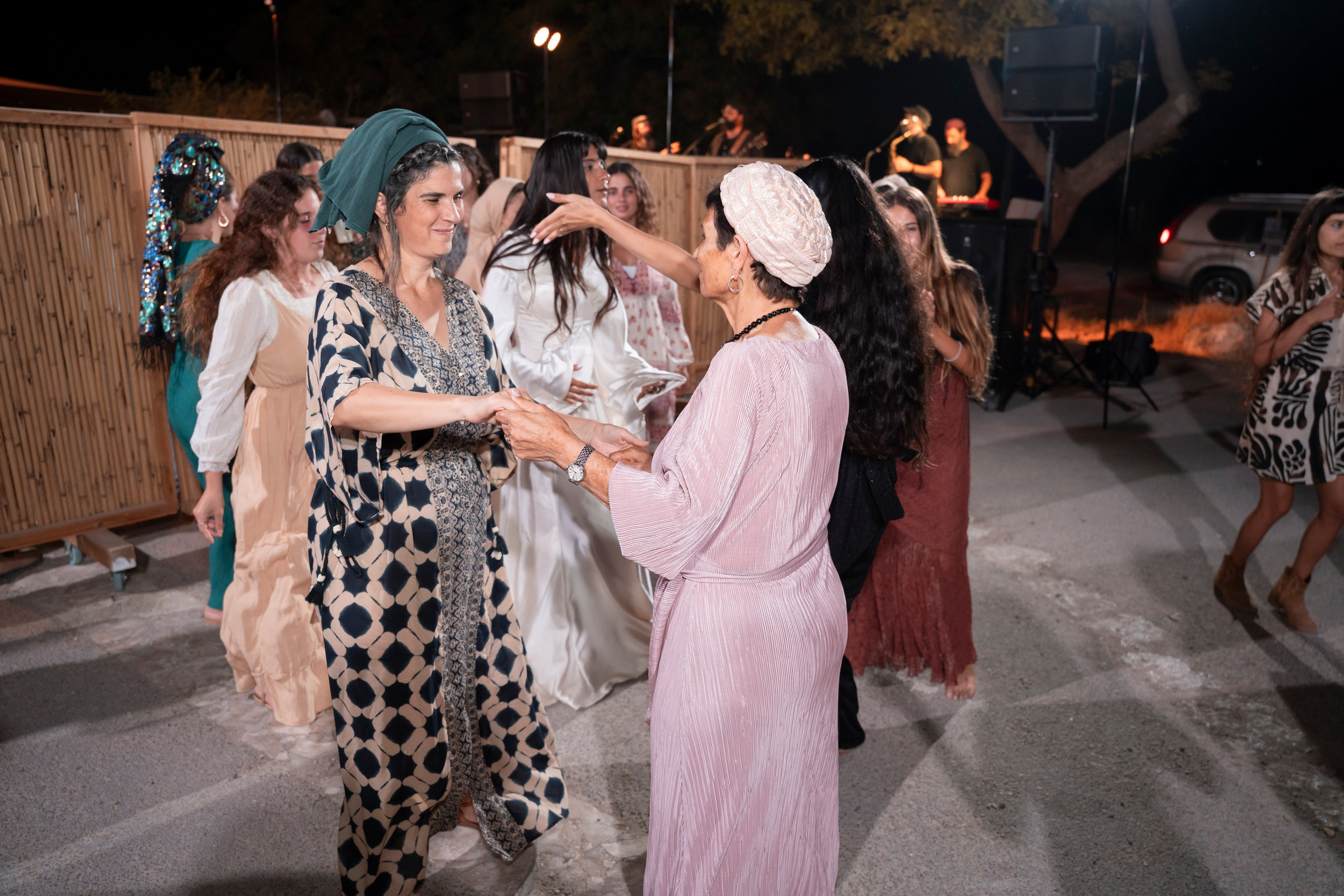 עדן ושלהבת. יוסף מזרחי צילום חתונה, ברית וזוגיות. צלם מקצועי שאוהב להוציא אתכם הכי יפים ברגעים הכי מרגשים