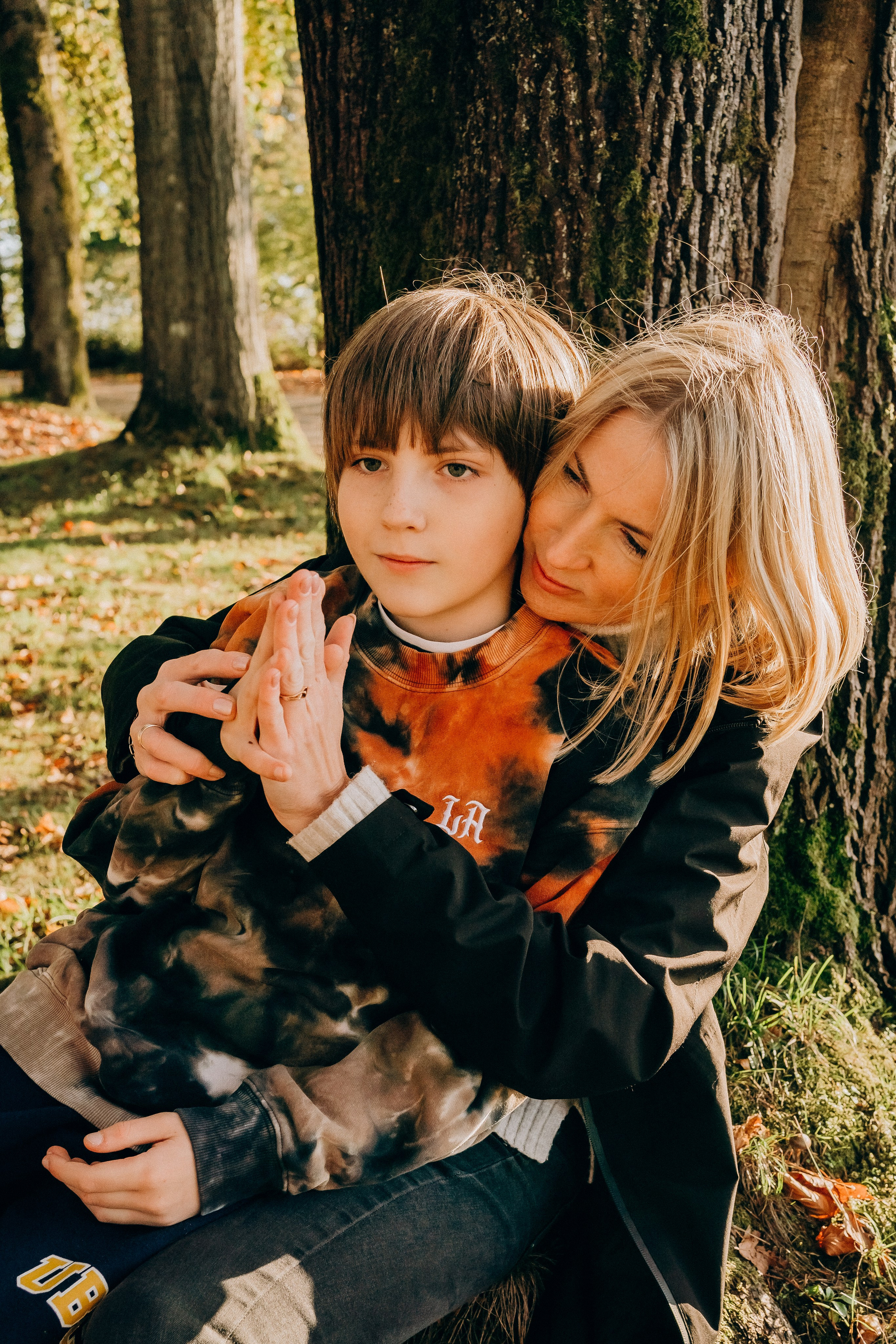 Autumn love song (lifestyle outside). Main