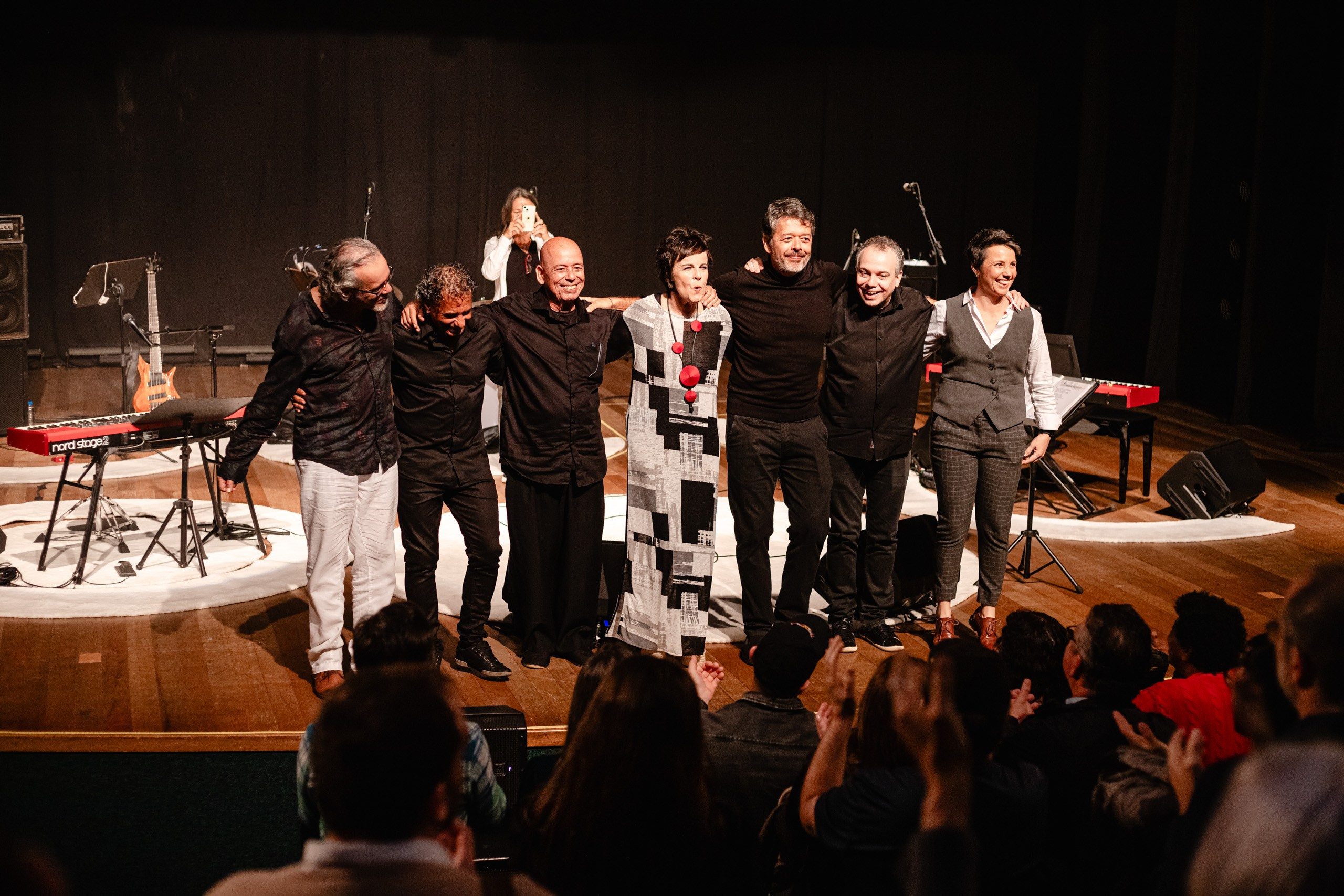 Show da cantora Leila Pinheira no Teatro Municipal de Itajaí