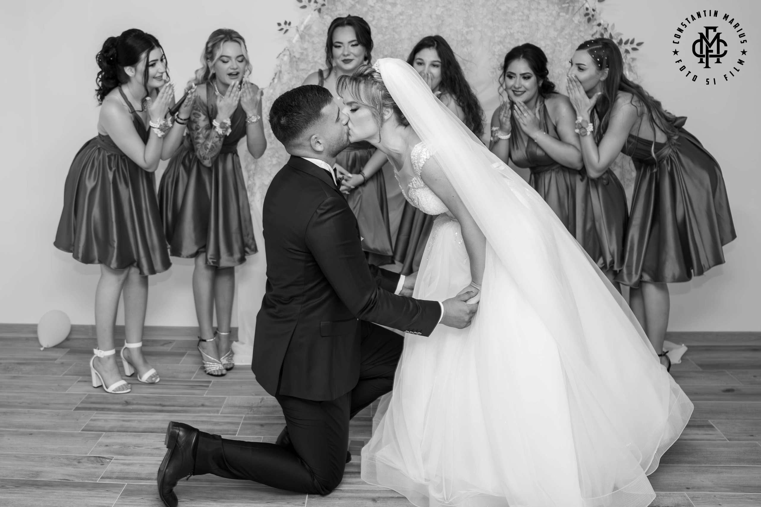 WEDDING PHOTOGRAPHY. DESPRE NOI