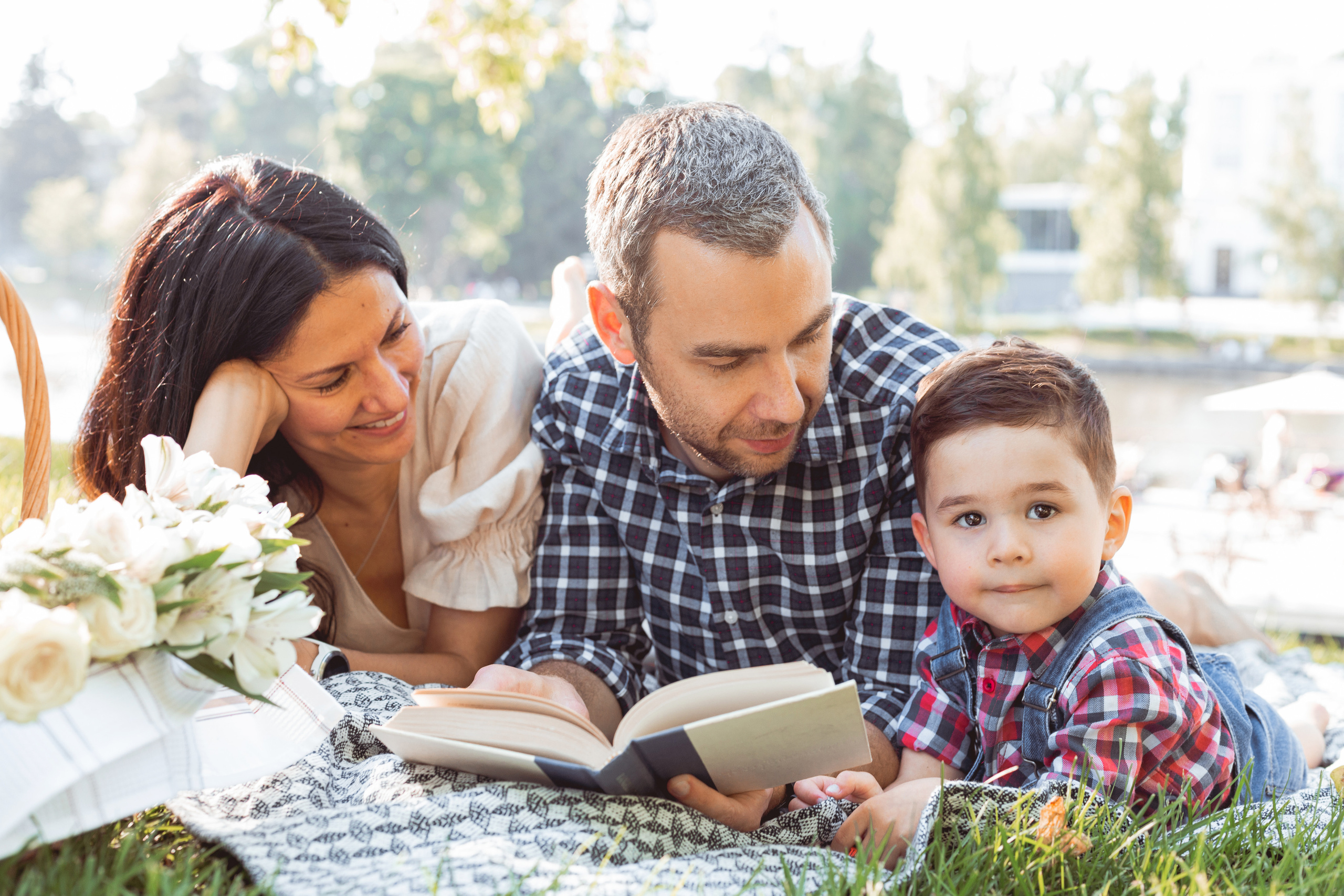 Kolya, Sayyora & Dima |Summer on the grass. Sasha Amelie — Lifestyle Photographer NYC