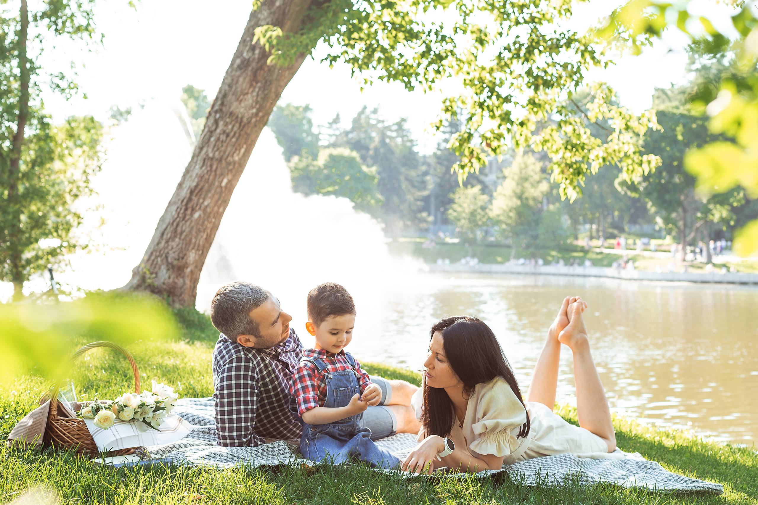 Kolya, Sayyora & Dima |Summer on the grass. Sasha Amelie — Lifestyle Photographer NYC