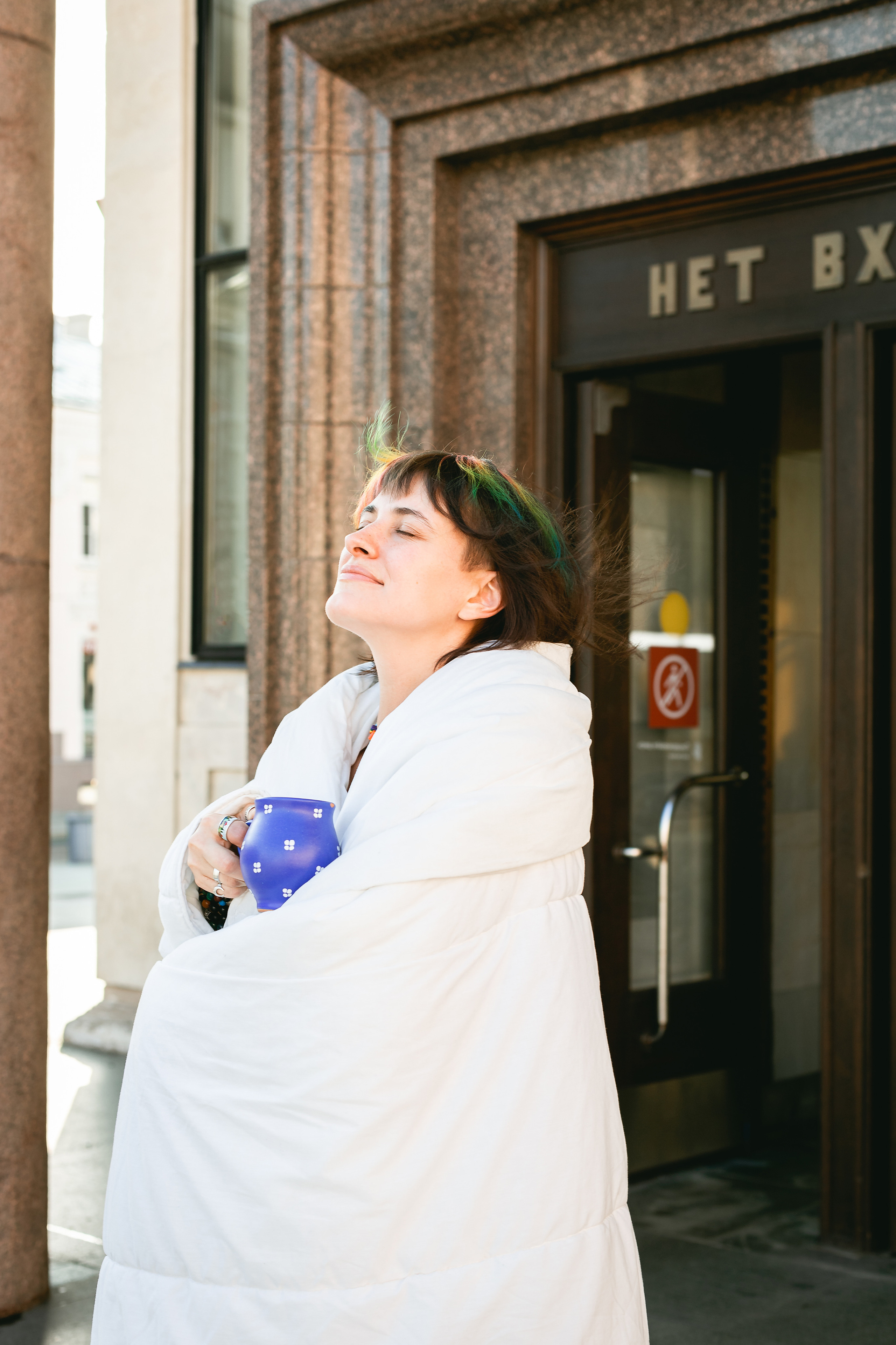 Asya | Blanket in the metro. Sasha Amelie — Lifestyle Photographer NYC