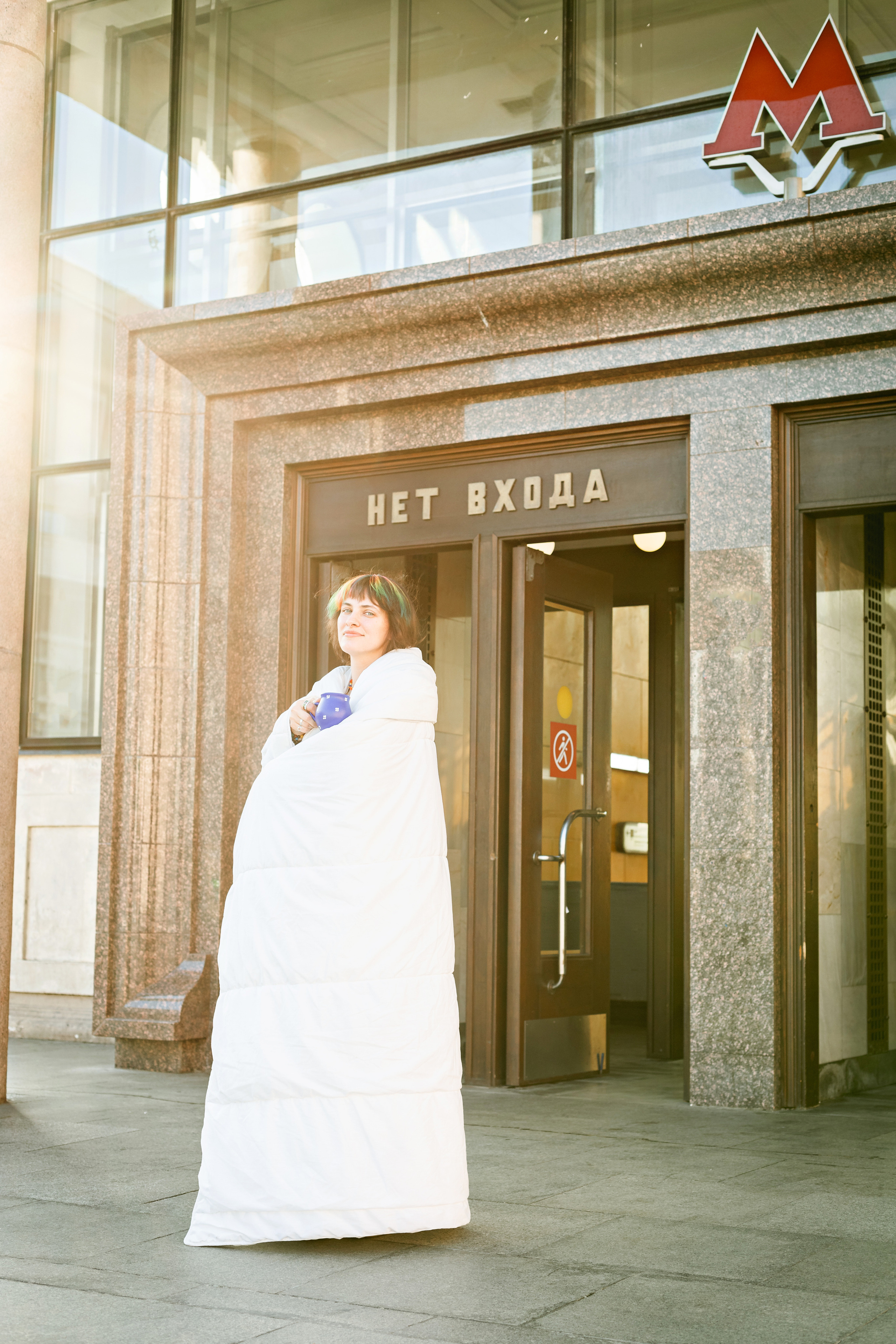 Asya | Blanket in the metro. Sasha Amelie — Lifestyle Photographer NYC