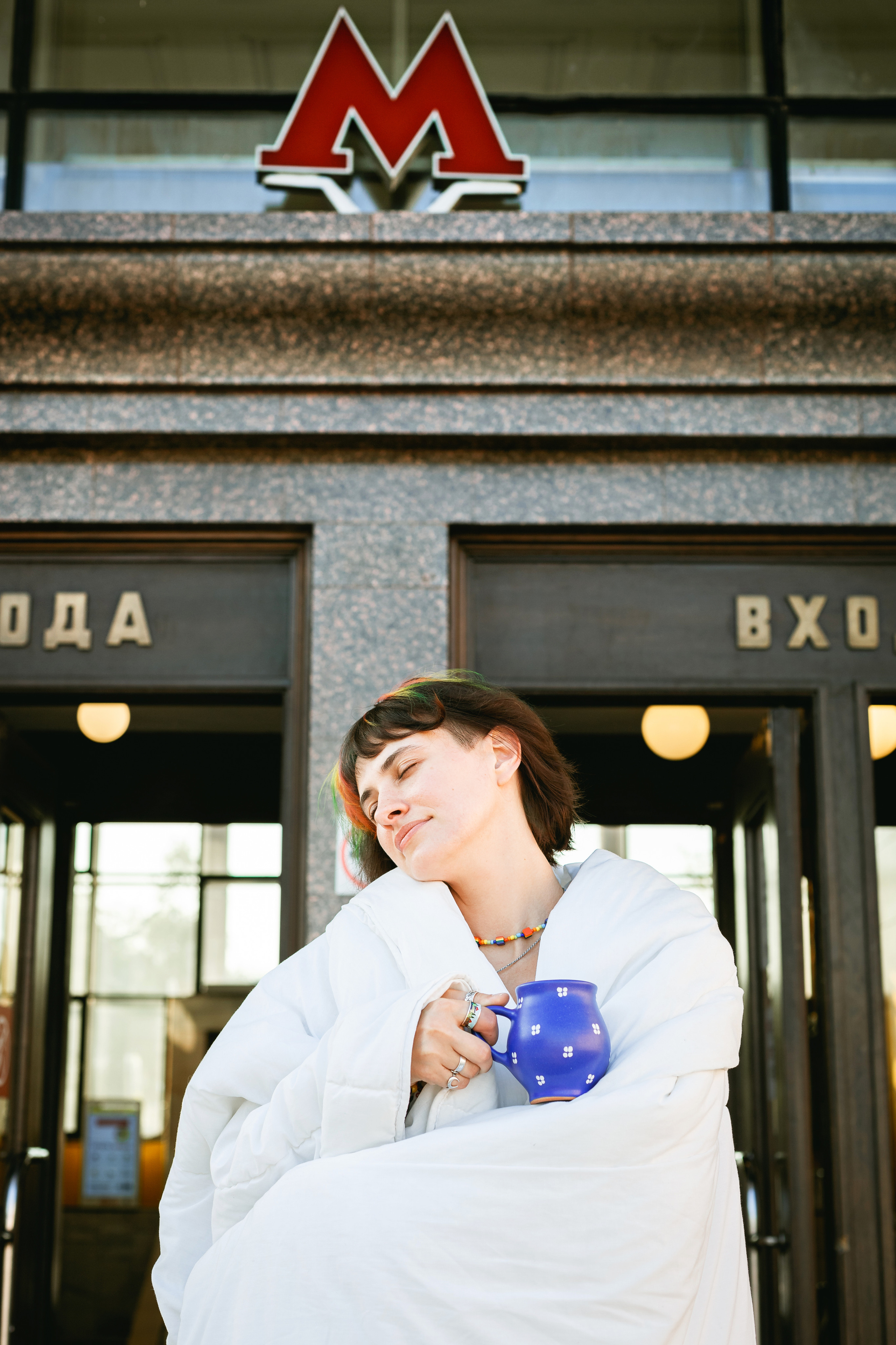 Asya | Blanket in the metro. Sasha Amelie — Lifestyle Photographer NYC