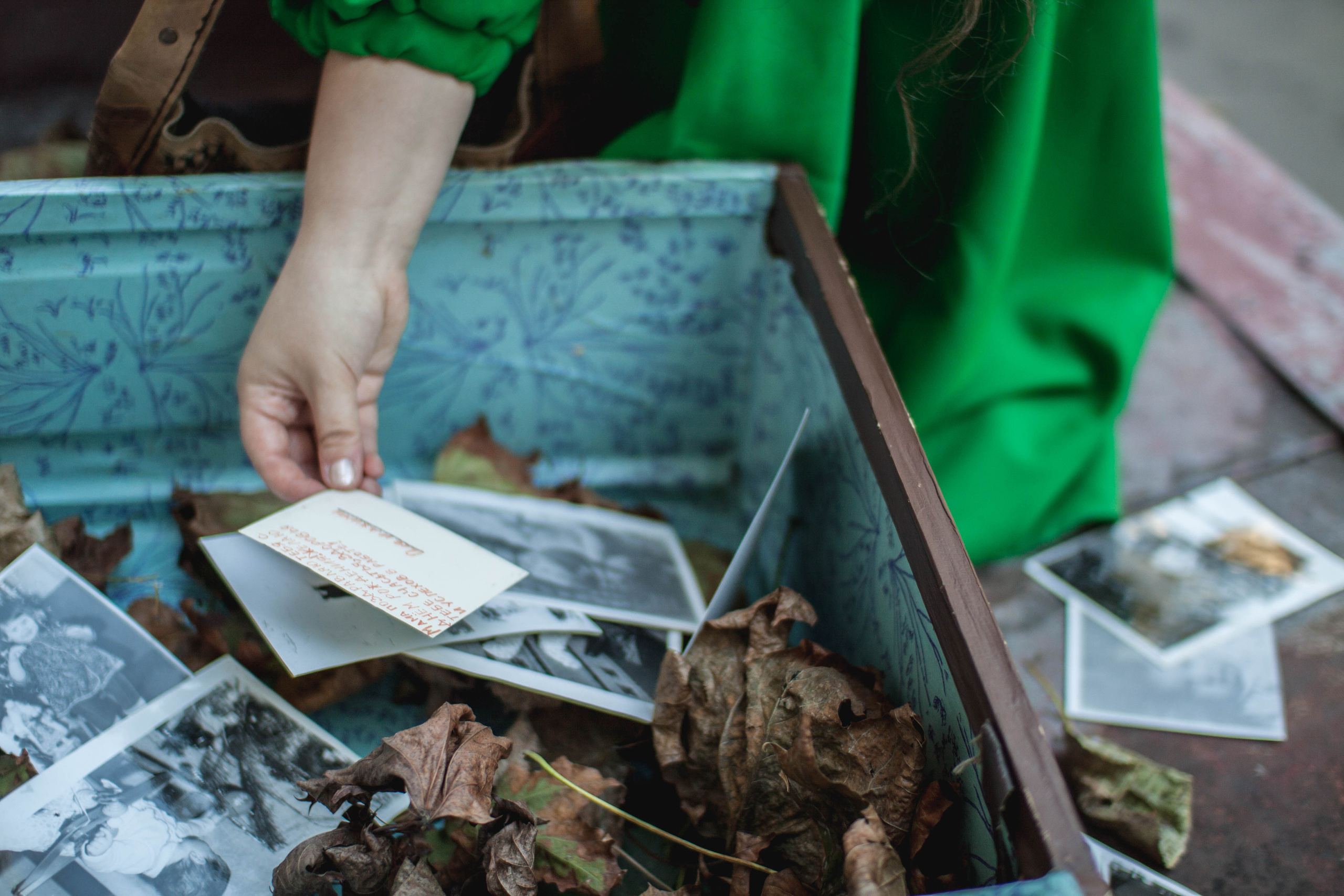 Olya Aprelskaya | The Suitcase. Sasha Amelie — Lifestyle Photographer NYC