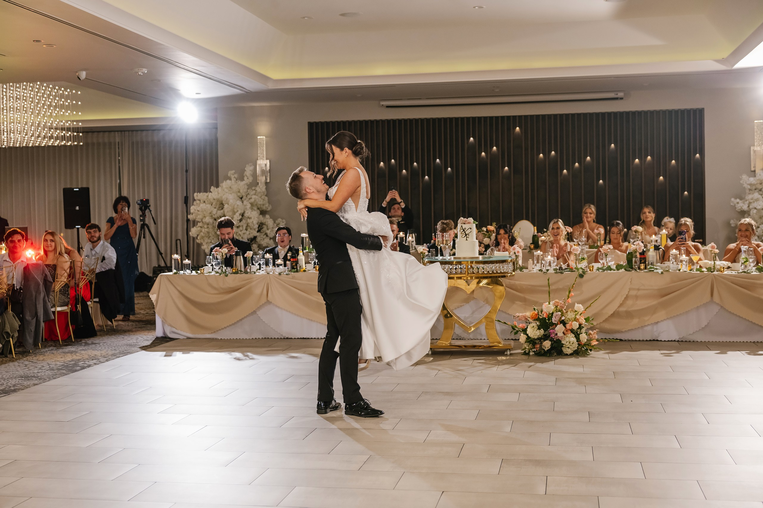 09.06.2025 Wedding. Wedding family event photographer in Chicago Nick Yushevich