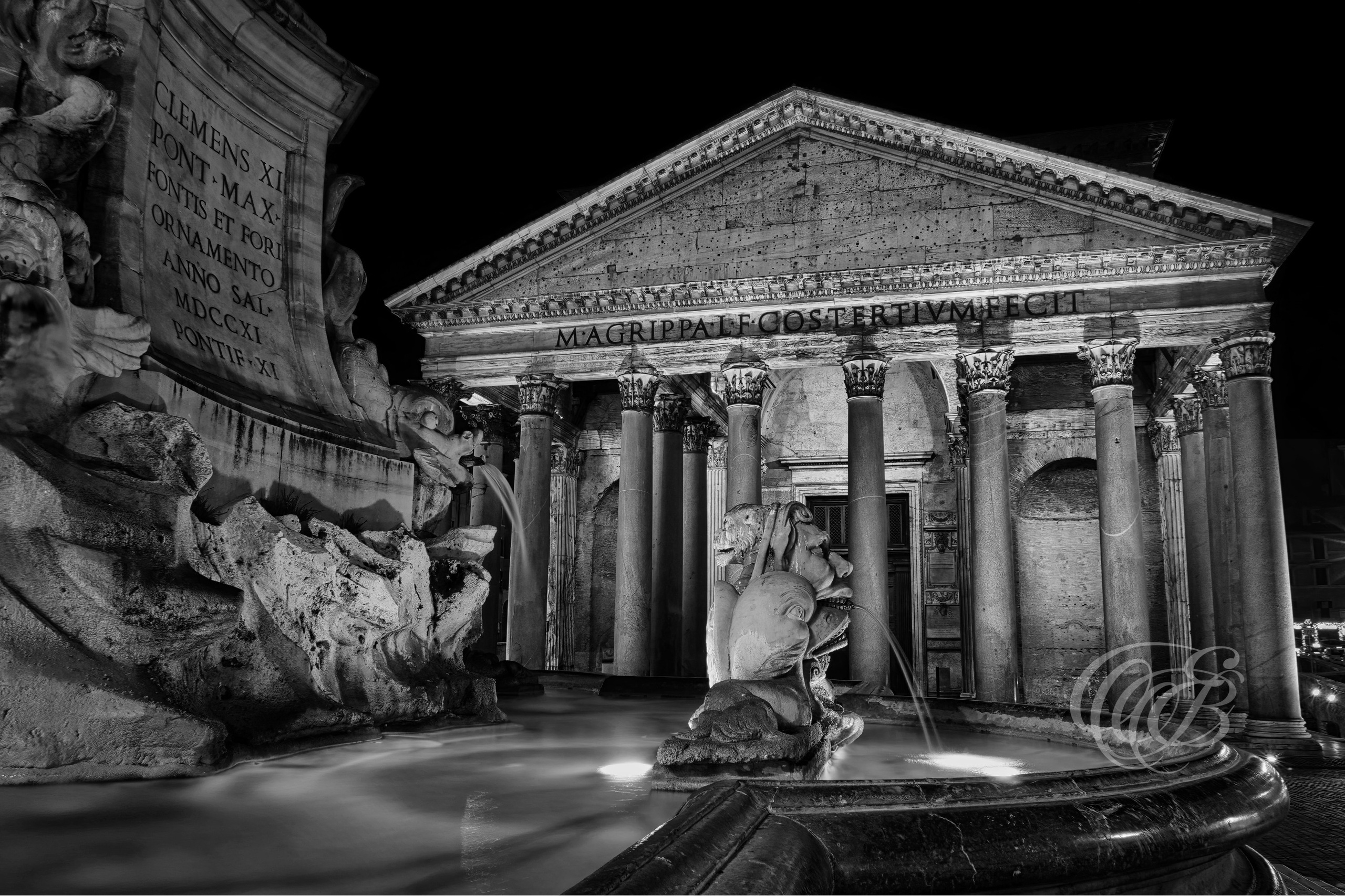 Rome Italy - Night view of the Pantheon - Eduardo Bartoli Fine Art Photography - Night view of the Pantheon in Rome, Italy – fine art photography by Eduardo Bartoli.