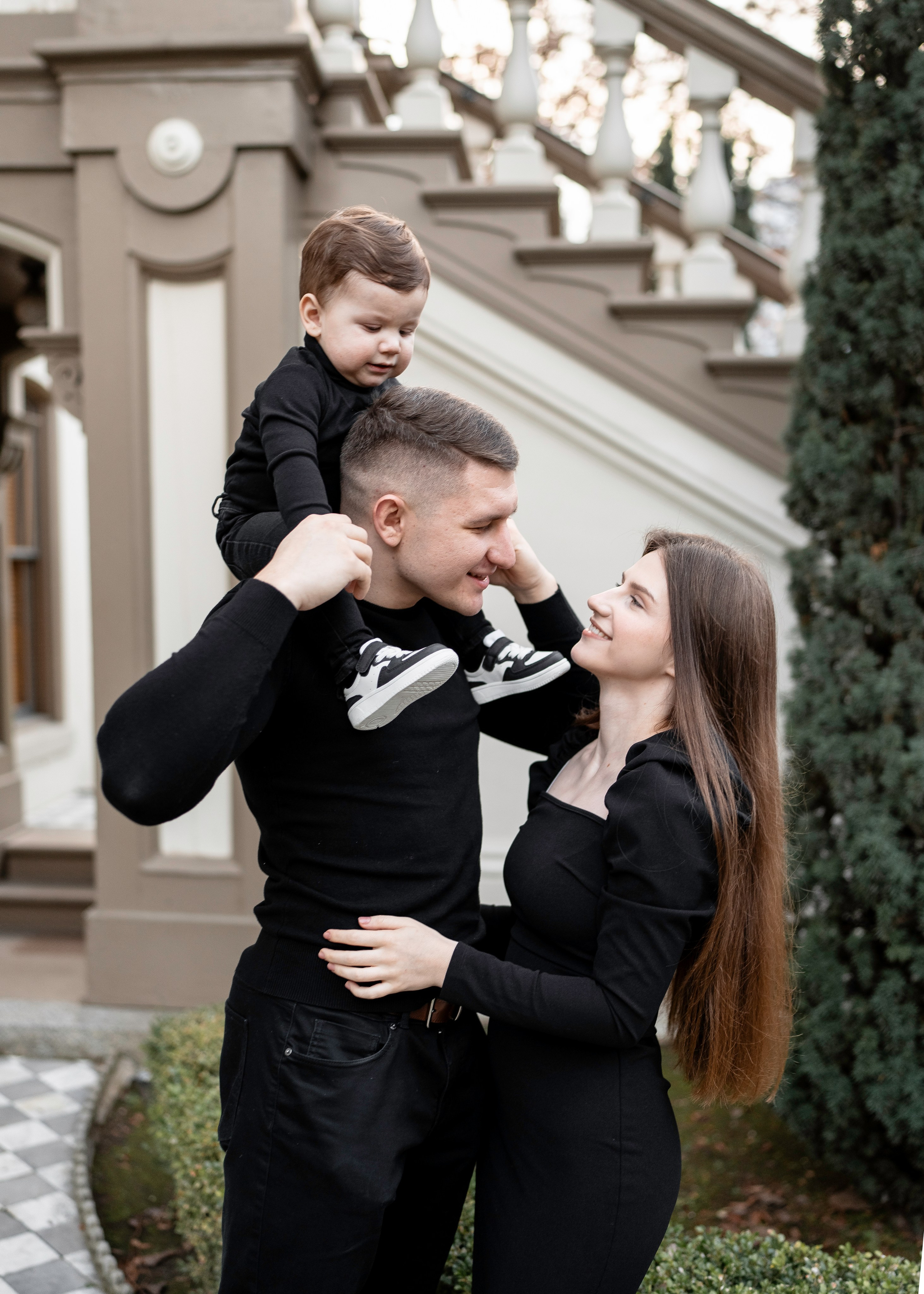 Artem, Nadia & Elisha. Family photographer in Sacramento | Sofia Pavenko