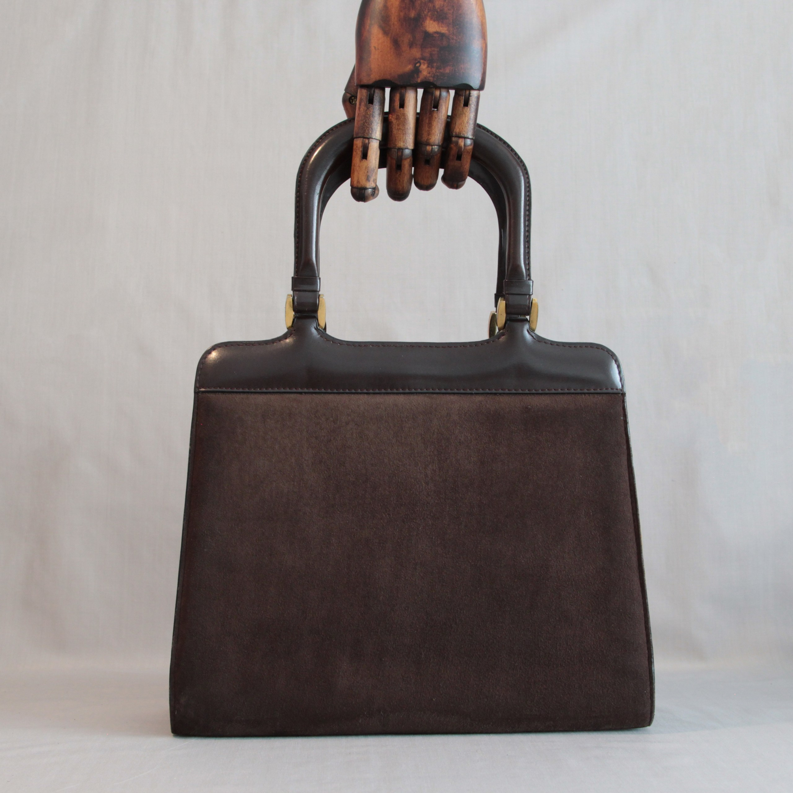 Bag8. Современнные и актикварные украшения в Барселоне, Москве и Санкт-Петербурге