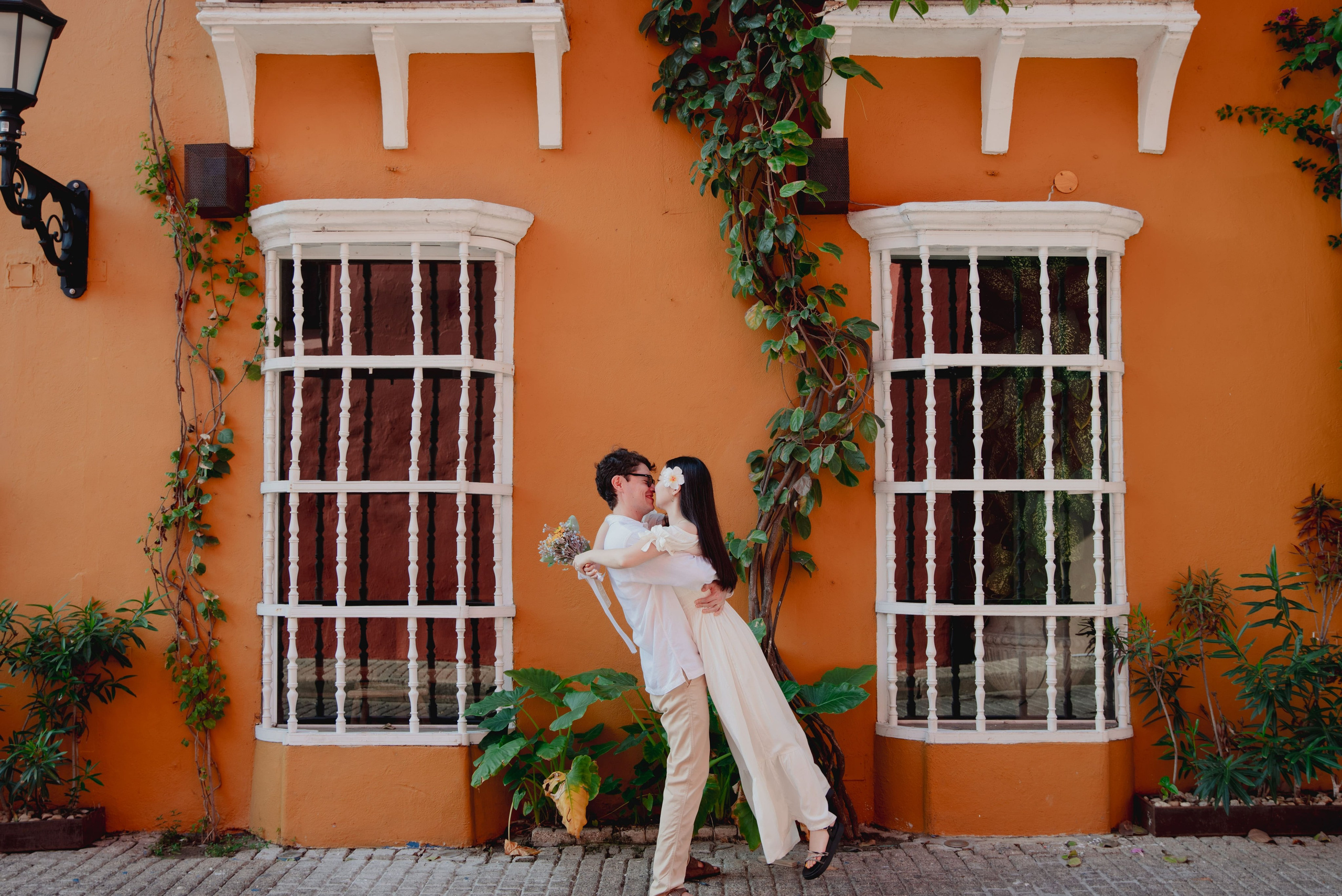 Preboda destino en Cartagena | Sesión romántica Colombia – Japón. Fotógrafos de bodas en Barranquilla, Cartagena y Santa Marta | BanderArt