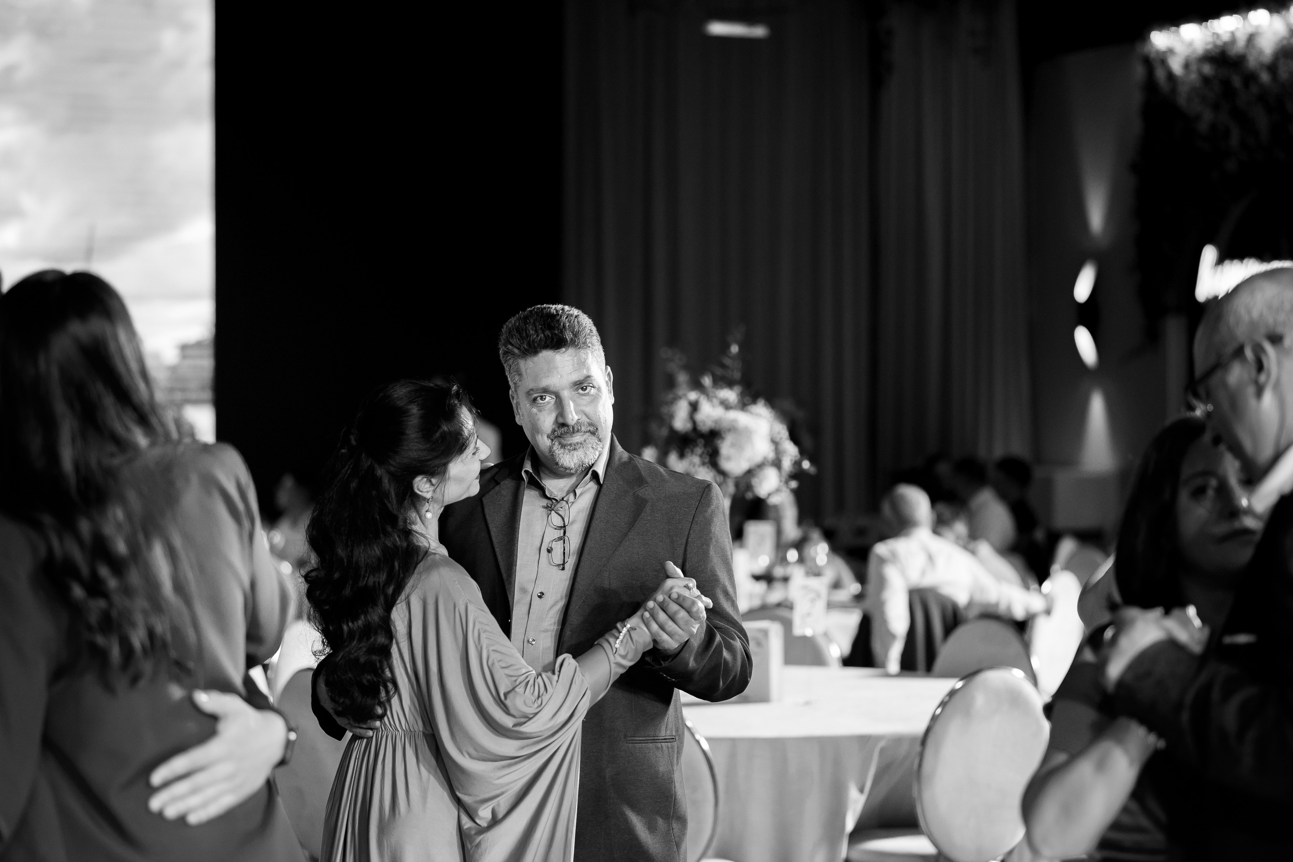 PARTY. Gabriel Florea — Fotograf nuntă București