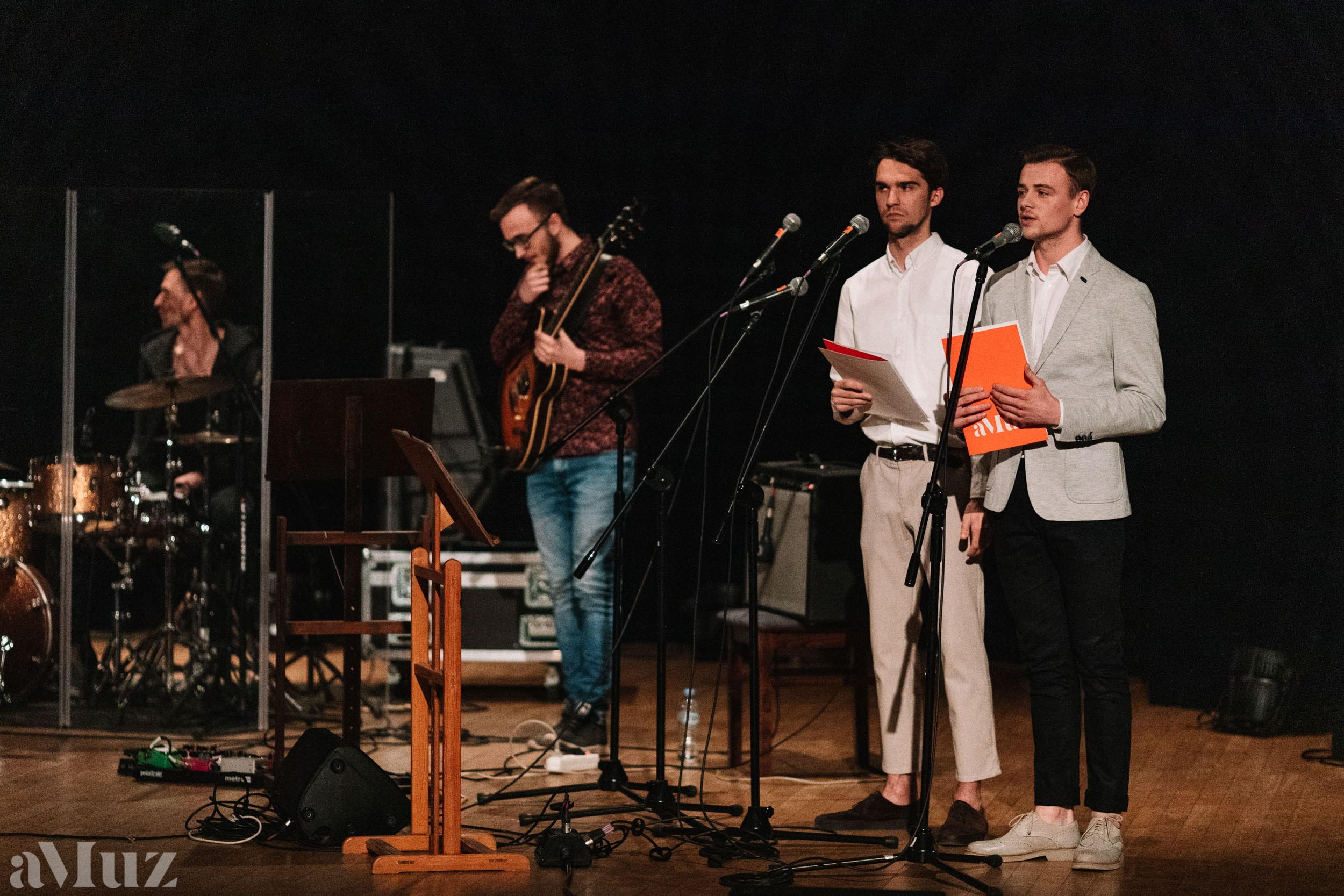 Jazz Zaśpiewam. Fotograf Ślubny Warszawa - Sesje Biznesowe Rodzinne Eventy