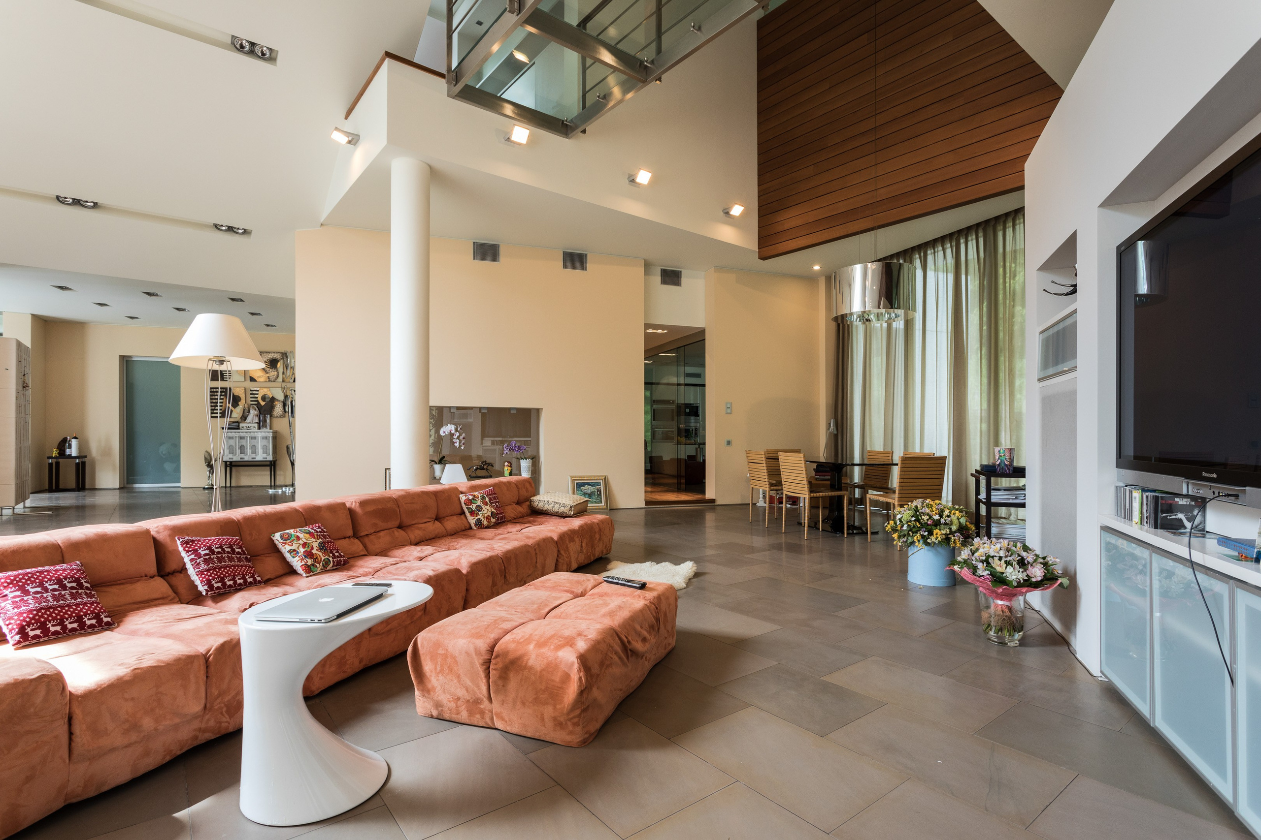 Частный дом с бассейном. Андрей Дунин | Предметная, портретная и интерьерная съёмка