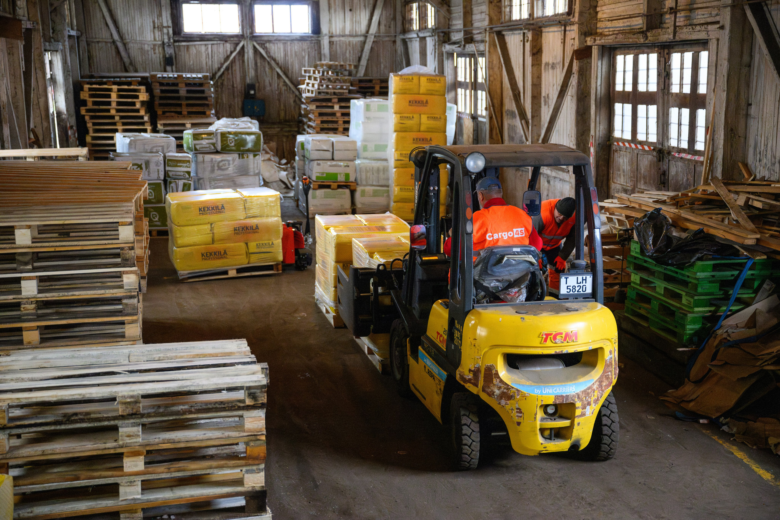 Cargo 4s — reklāmas foto. Ritvars Pujats Emotion Photographer