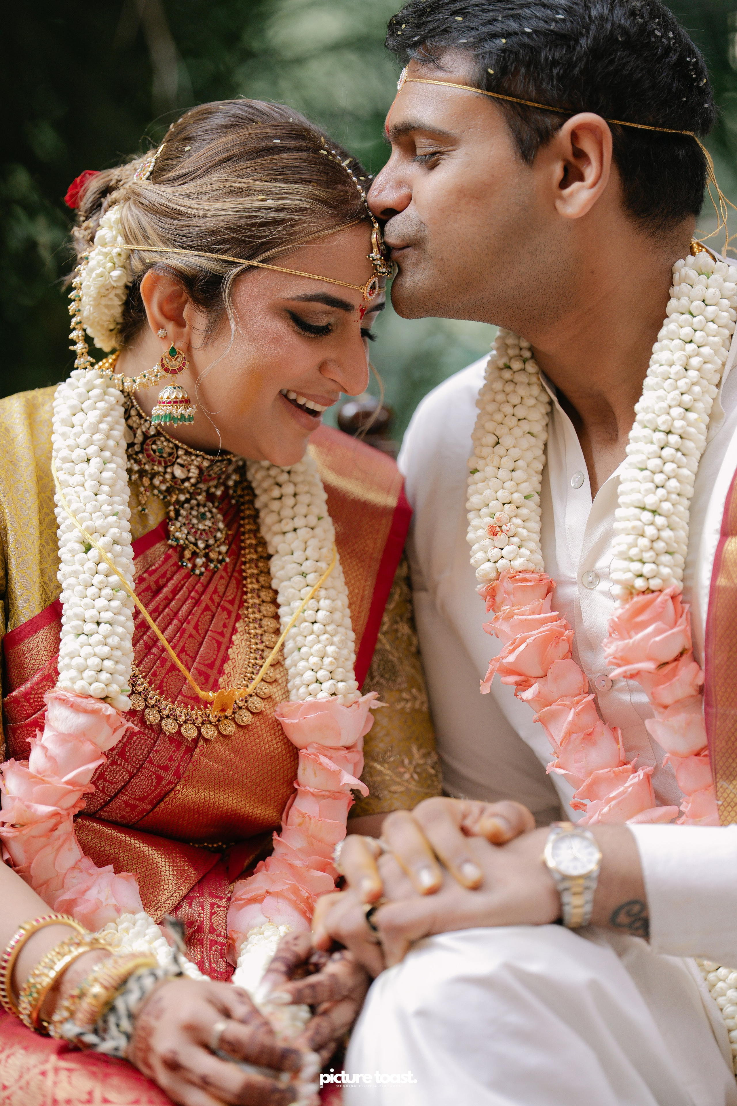 South Indian Wedding Ft. Aashna & Rajiv. Fine art Wedding Photographers in India & Canada