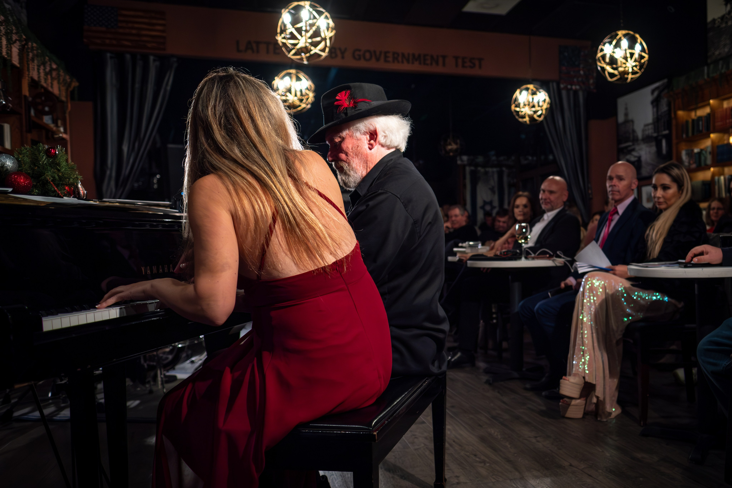 РОЖДЕСТВО / ЖЕНЯ БЕРКОВИЧ. Reportage concert portrait photography in the San Francisco Bay Area