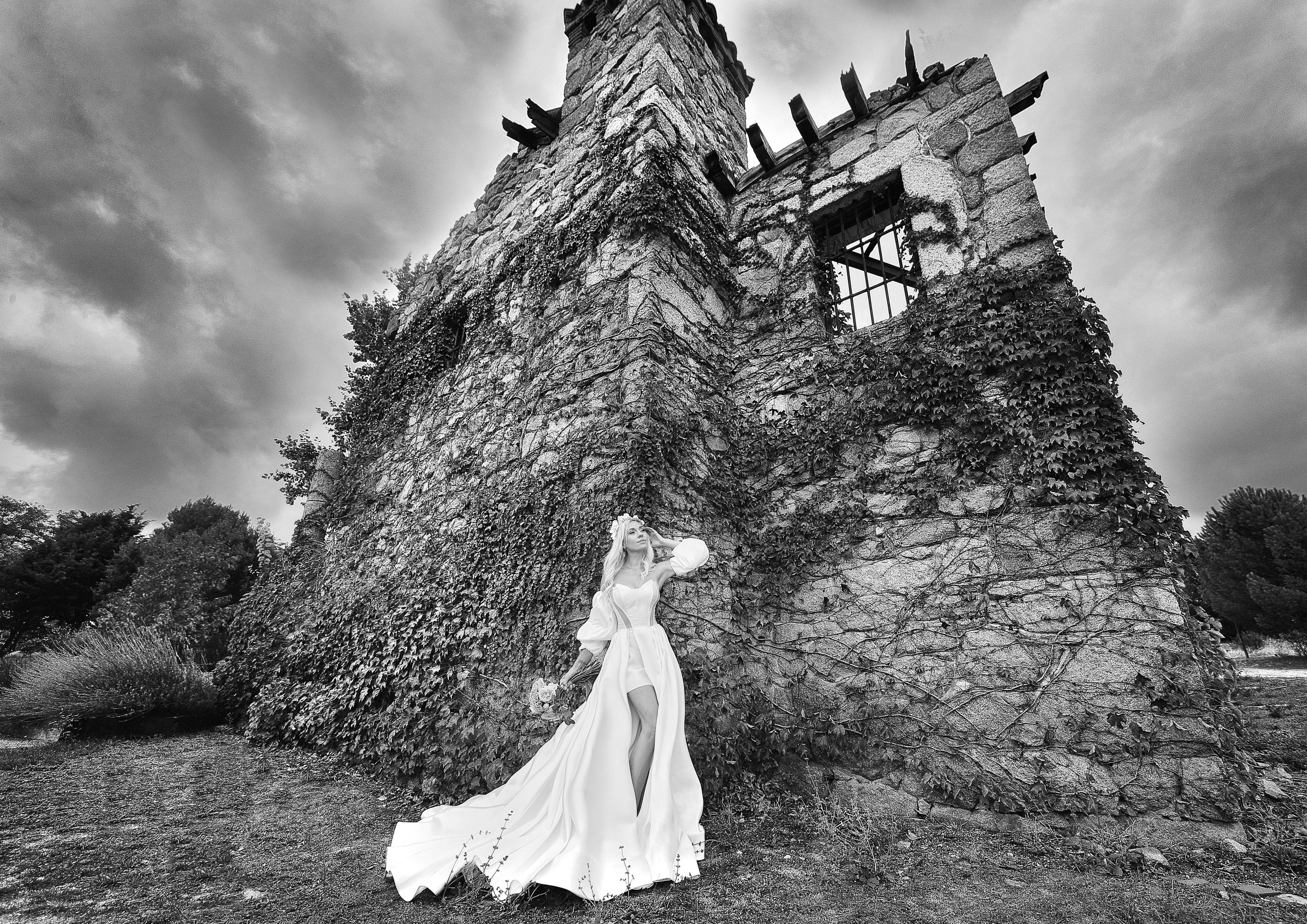 Madrid. Finca El Gasco. Luxury wedding, portrait, family photographer over Europe