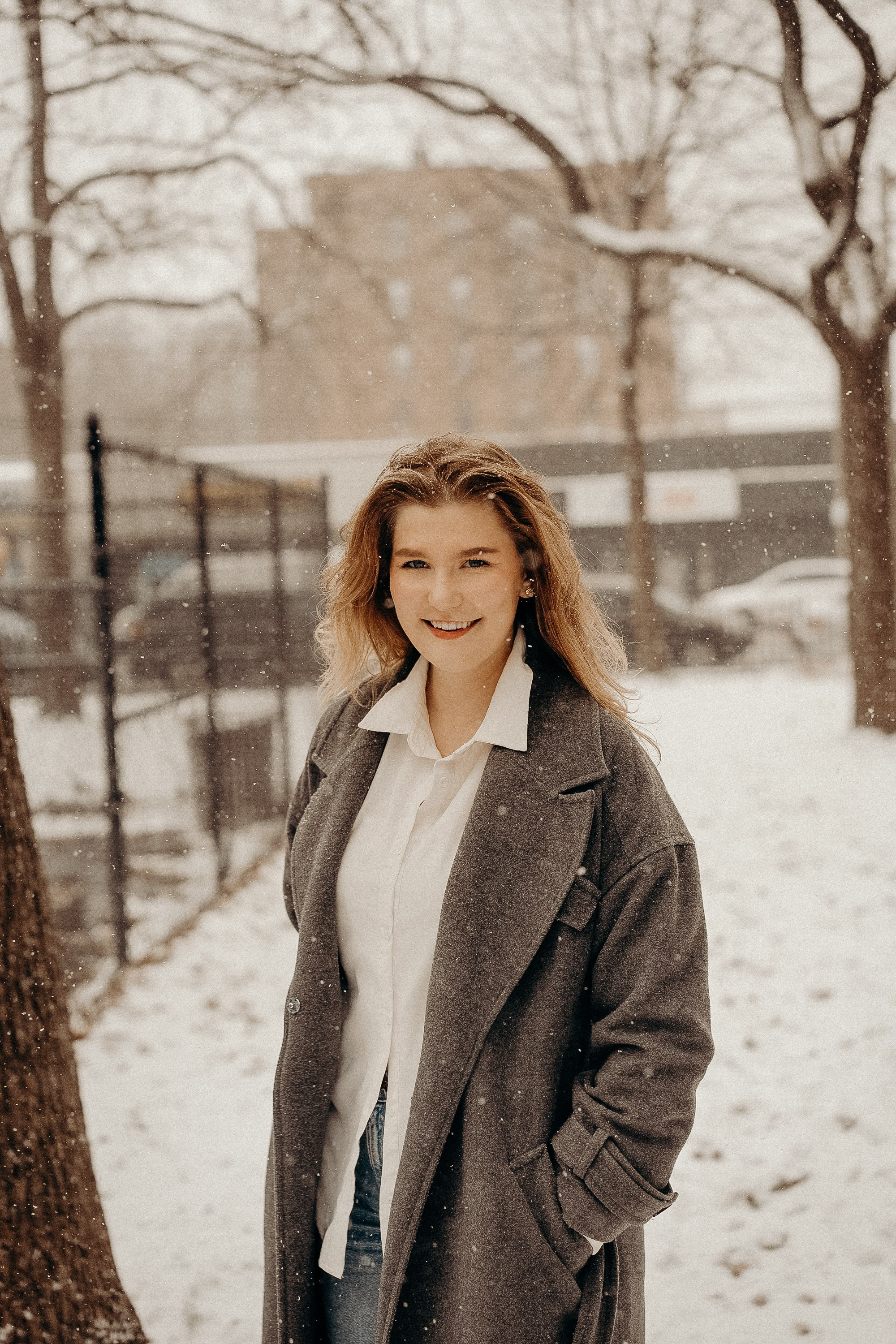 Photos of a little corgi and her owner. Portrait and wedding photographer in New York