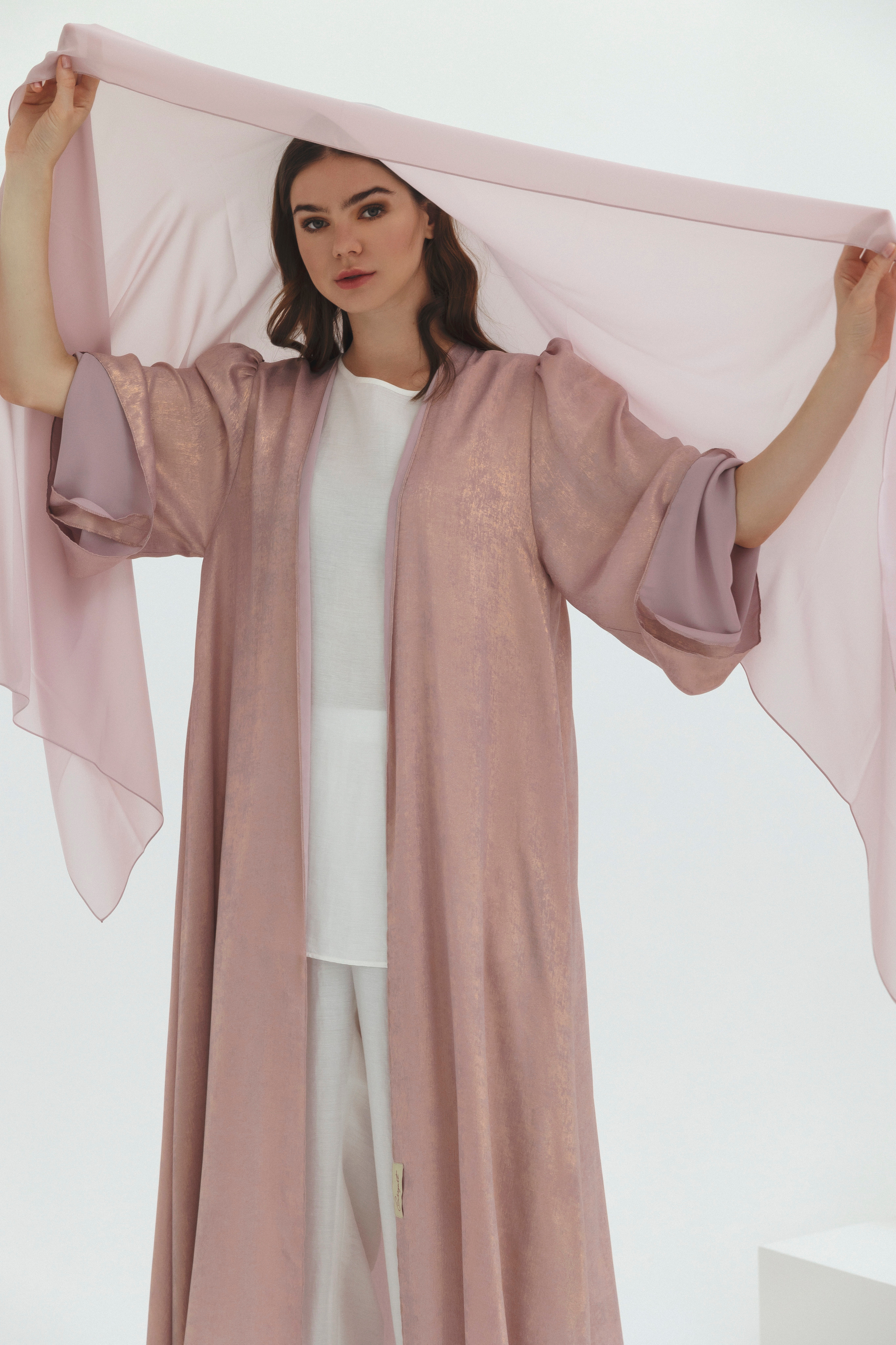 Abaya. Female Photographer in Dubai