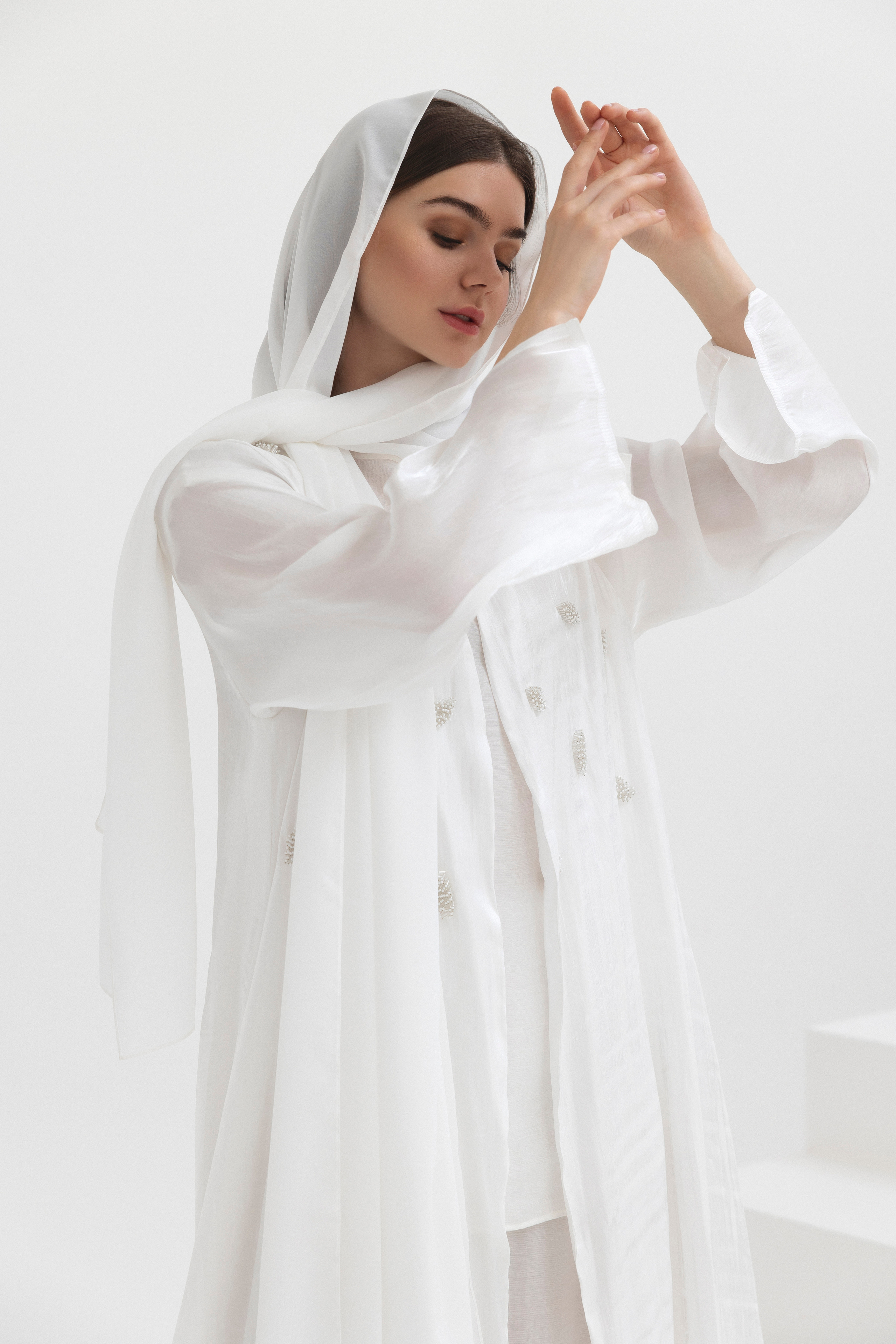 Abaya. Female Photographer in Dubai