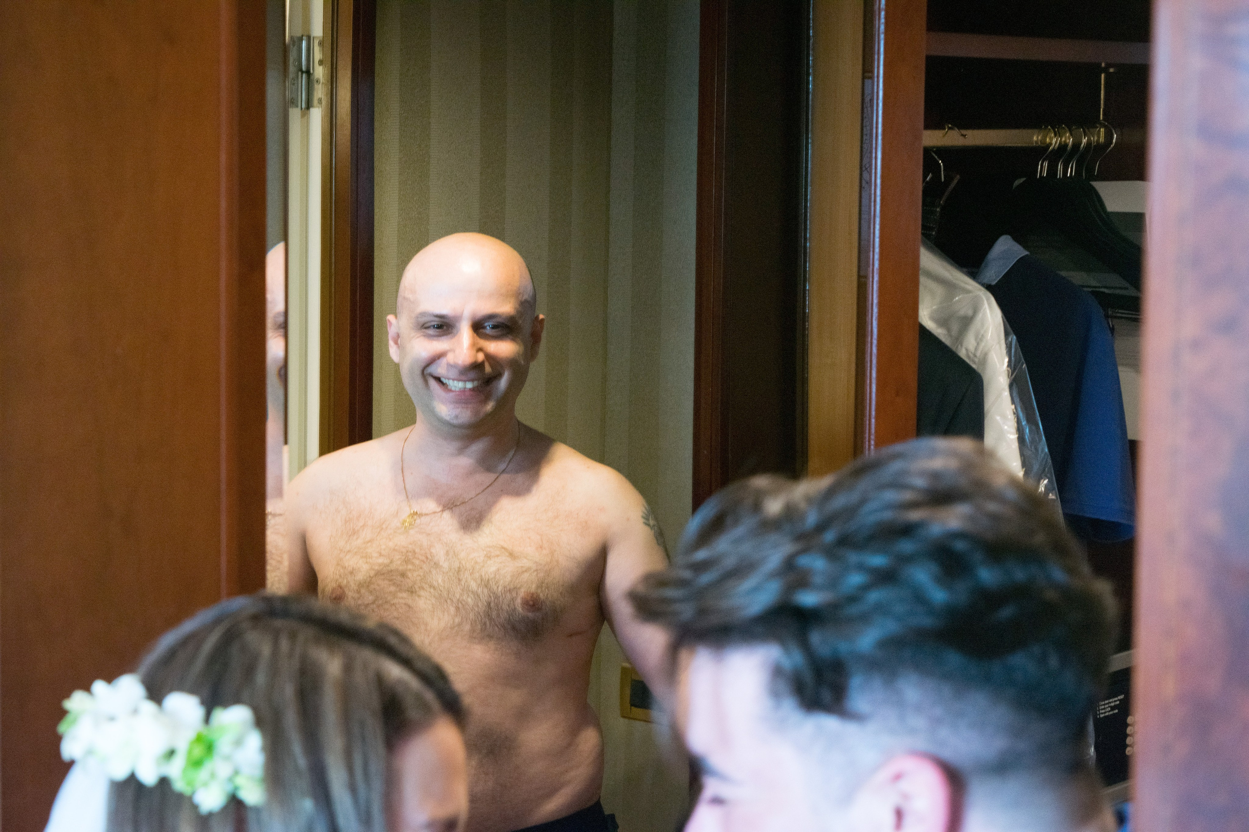 Photo session at the restaurant, wedding photos, Bucharest wedding photographer, wedding photos in the restaurant, bridal posing, customs, professional wedding photography, fashion photos, intercontinenta hotel