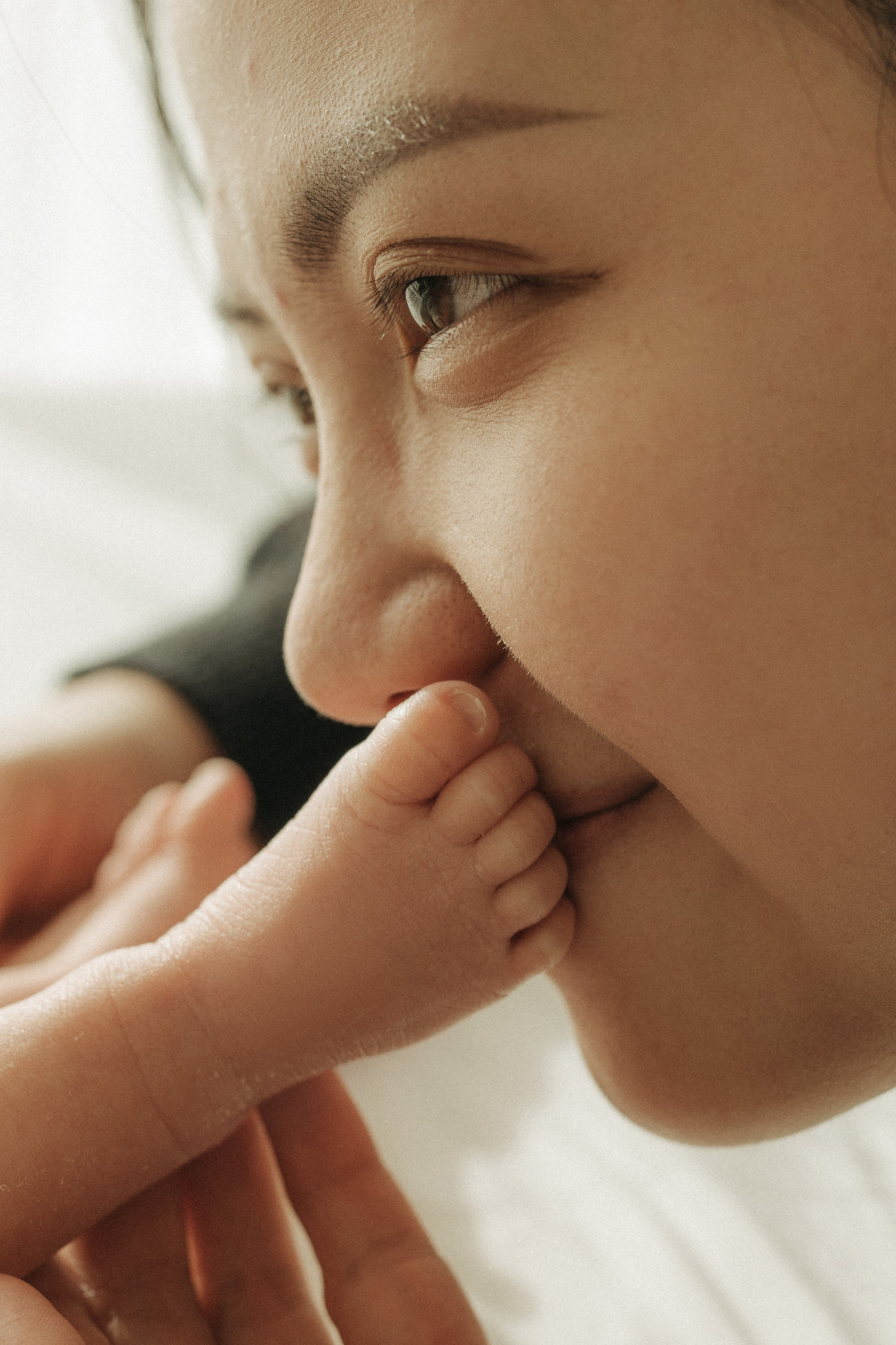 Cozy At-Home Newborn Photography – Warm & Emotional. Alisa Tant — Family and newborn photographer Bucks County, Montgomery county, Philadelphia, NJ