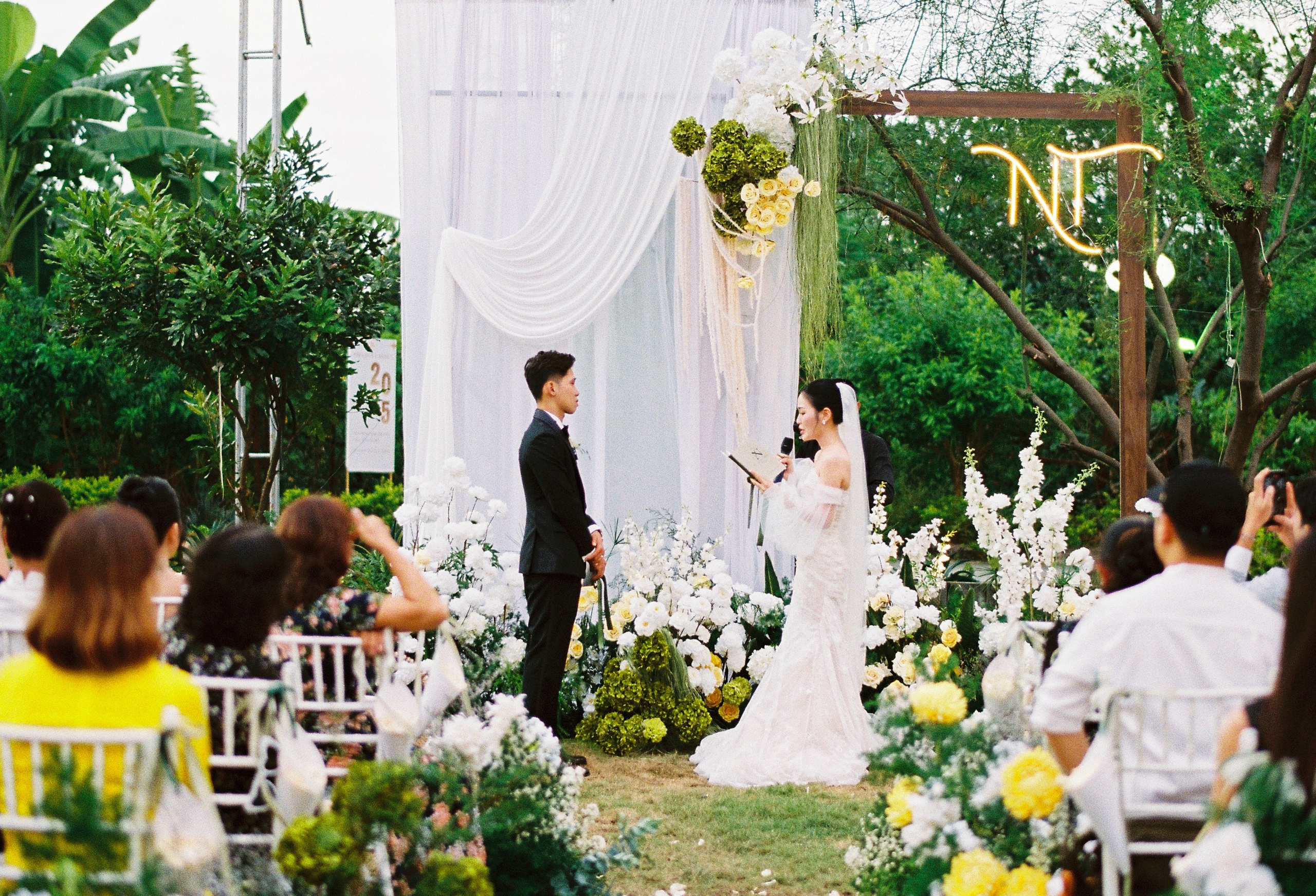 Nghĩa & Thảo. Cam Images