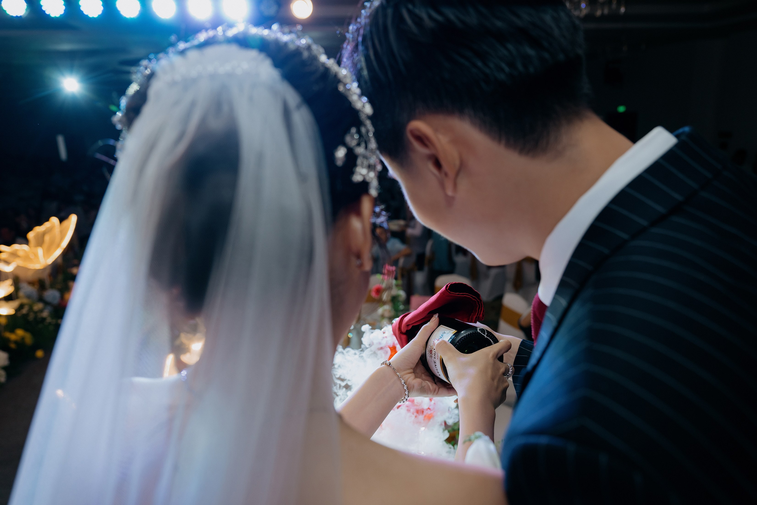 TOAN & VY / Wedding Journalism. Saigon Wedding Present | Art Beyond Moments