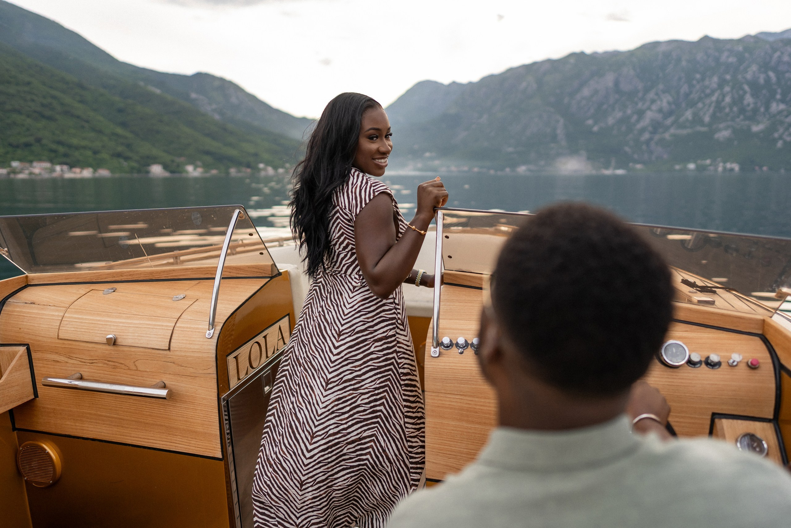 Love story in Perast with boat tour. Fotograf i snimatelj za venčanja u Crnoj Gori | Maria & Vasilii