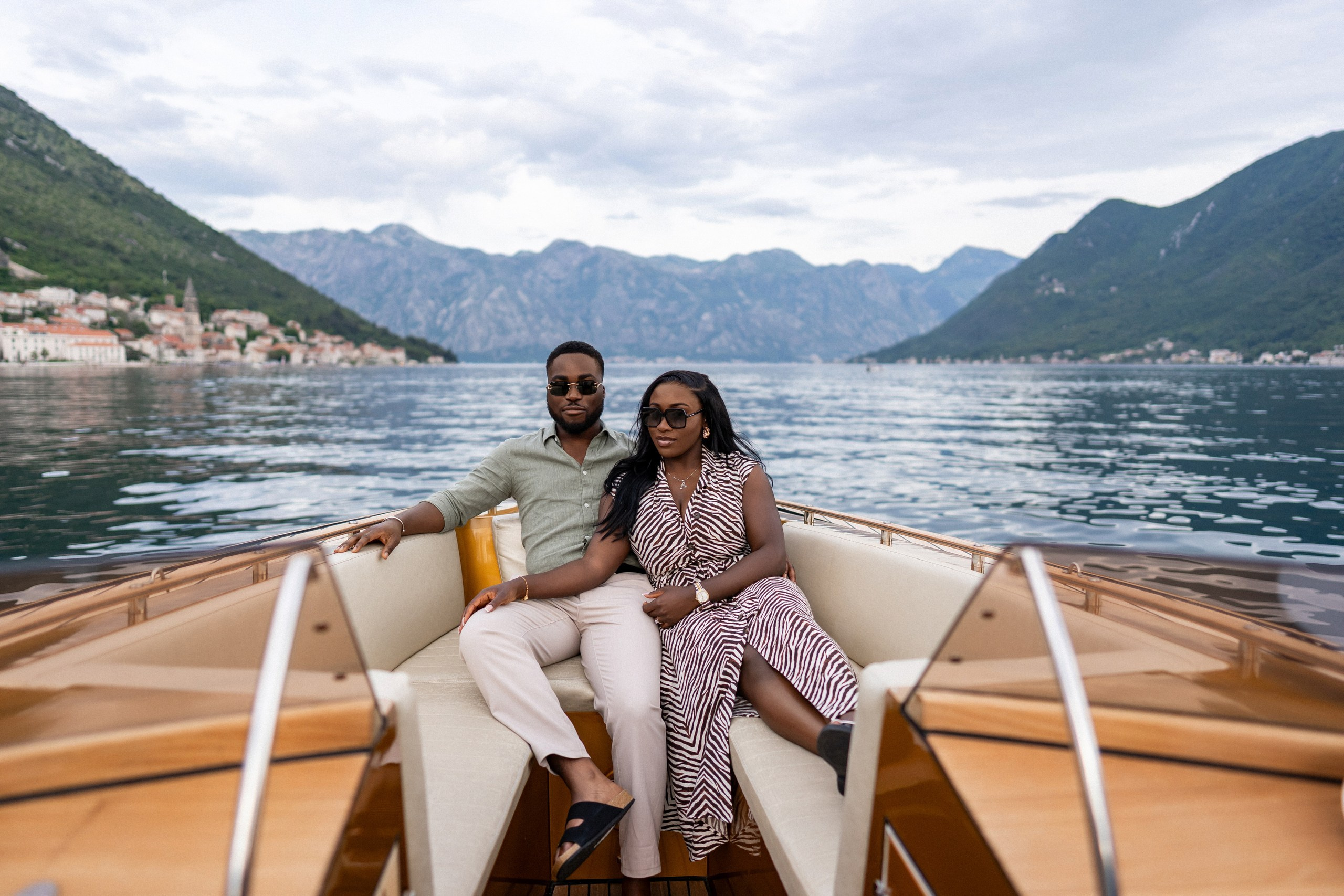 Love story in Perast with boat tour. Fotograf i snimatelj za venčanja u Crnoj Gori | Maria & Vasilii