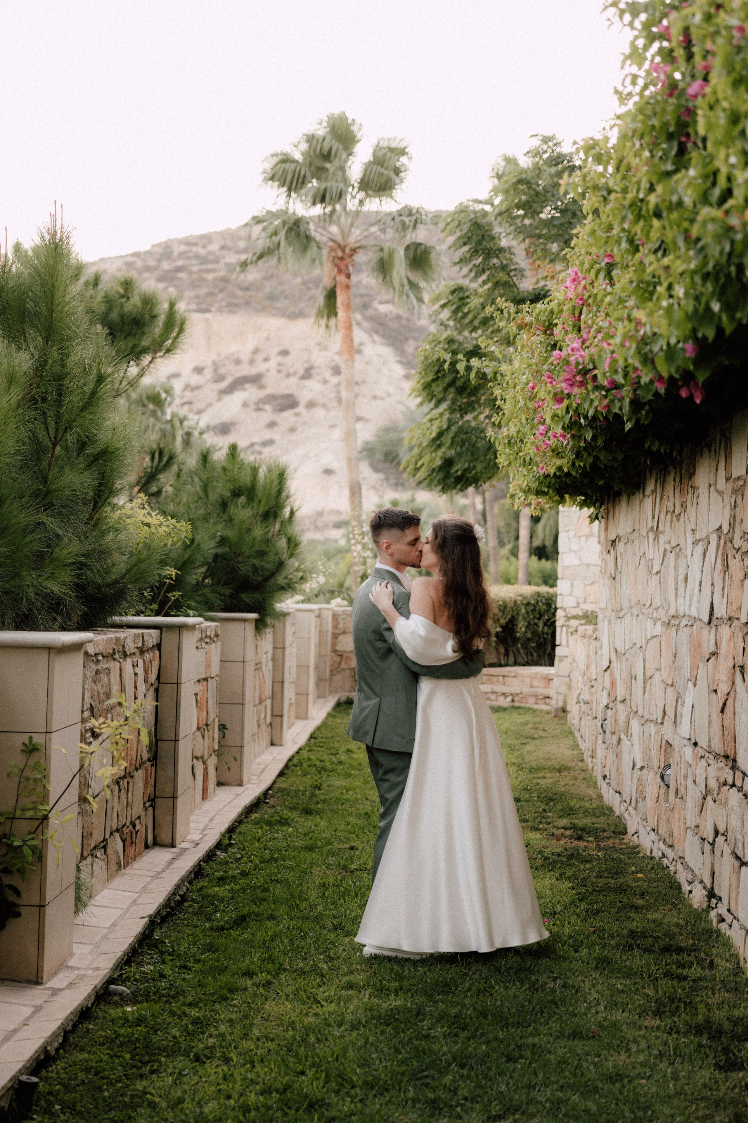 Vlad & Tanya. Photographer Alina Sparrow