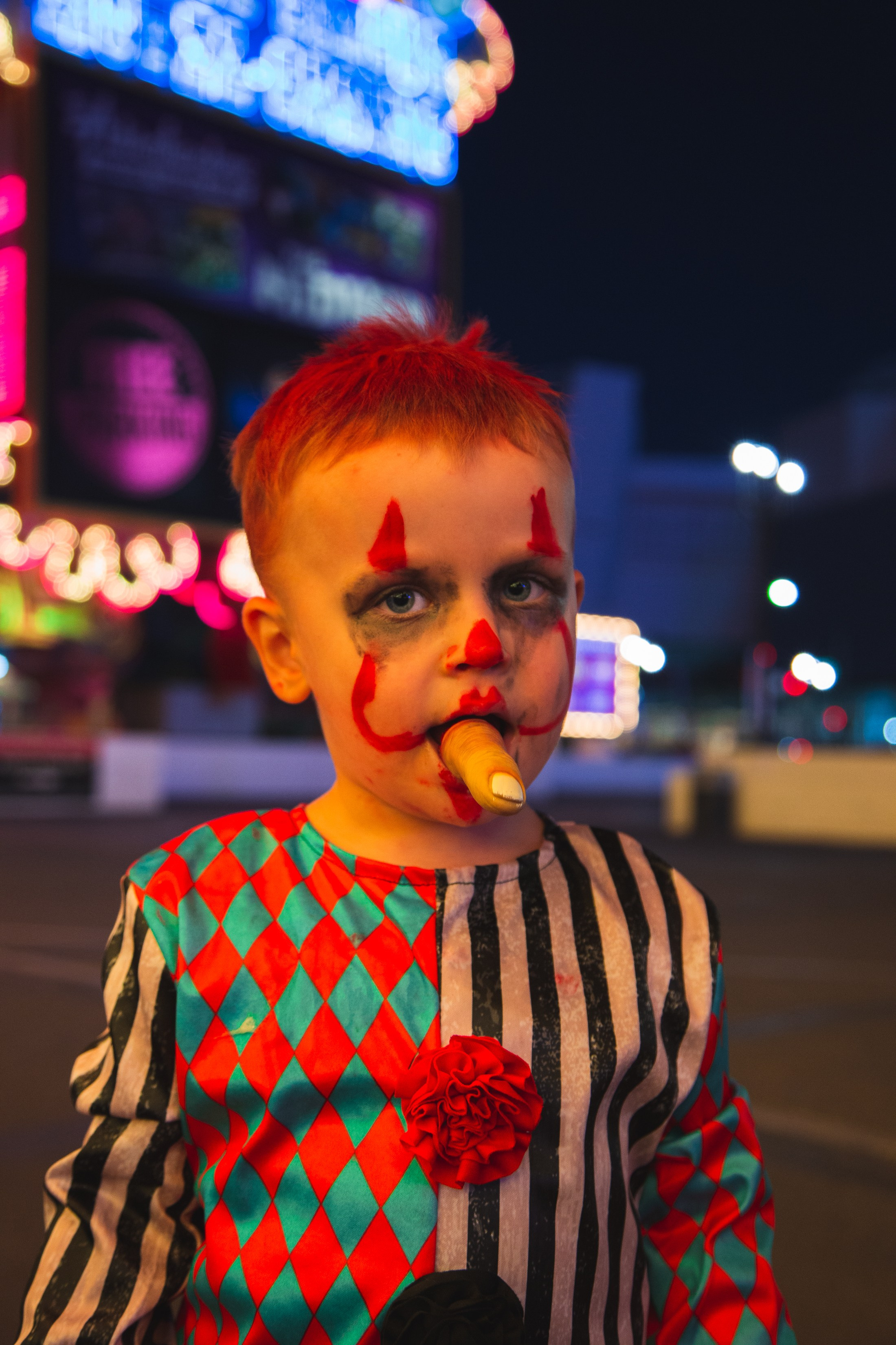 Crazy clowns. Wedding & elopement photographer Viktoriya Kravtsov. Las Vegas