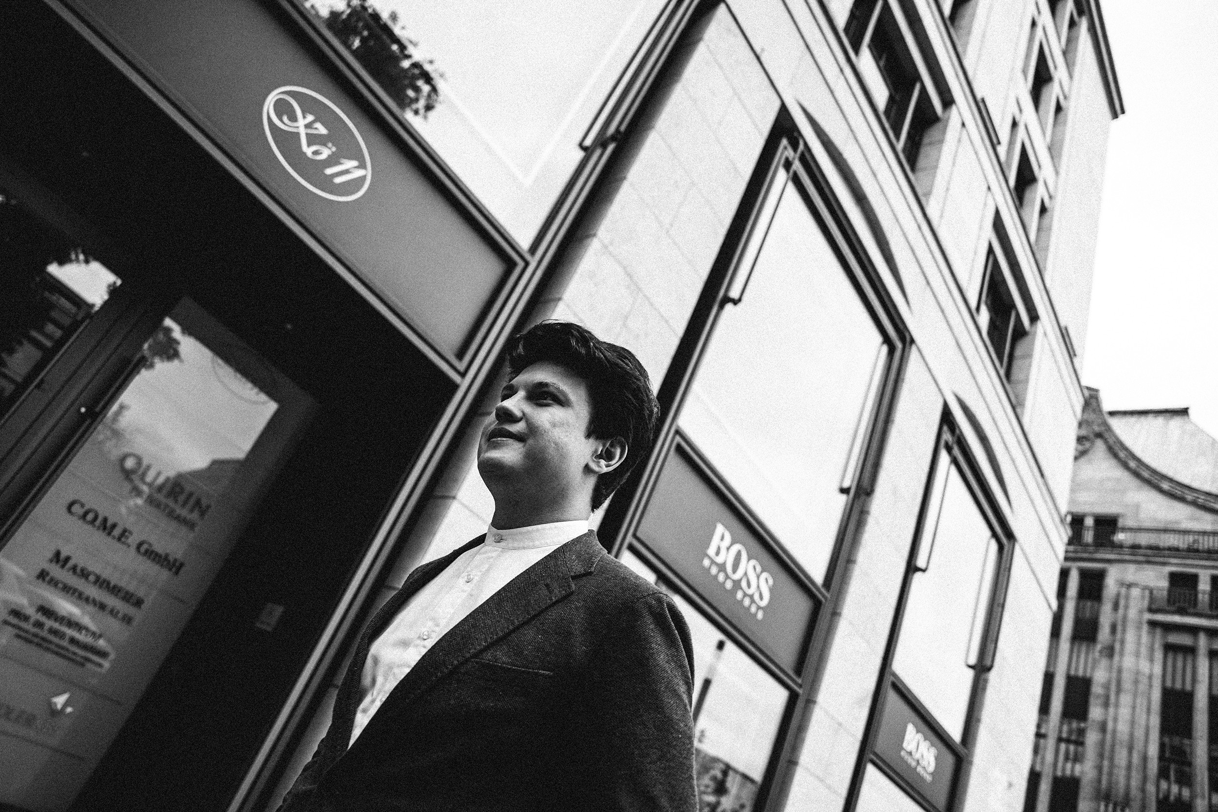 AZIZ SHOKHAKIMOV. Portrait photographer in Germany and all over Europe Mischa Blank