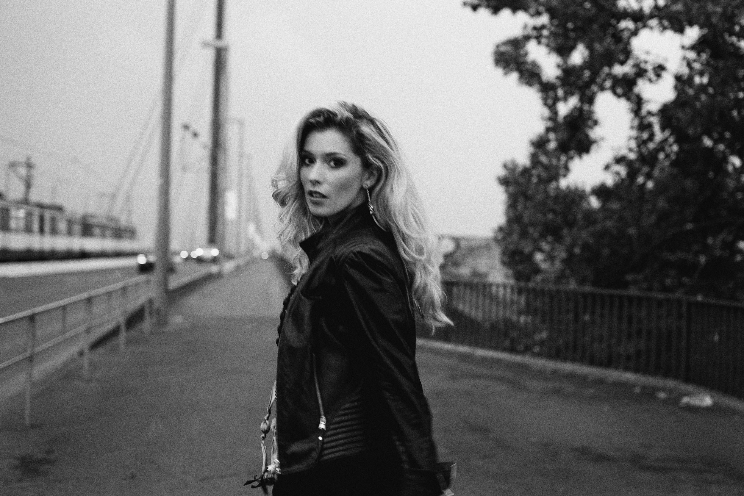 YANA. Portrait photographer in Germany and all over Europe Mischa Blank