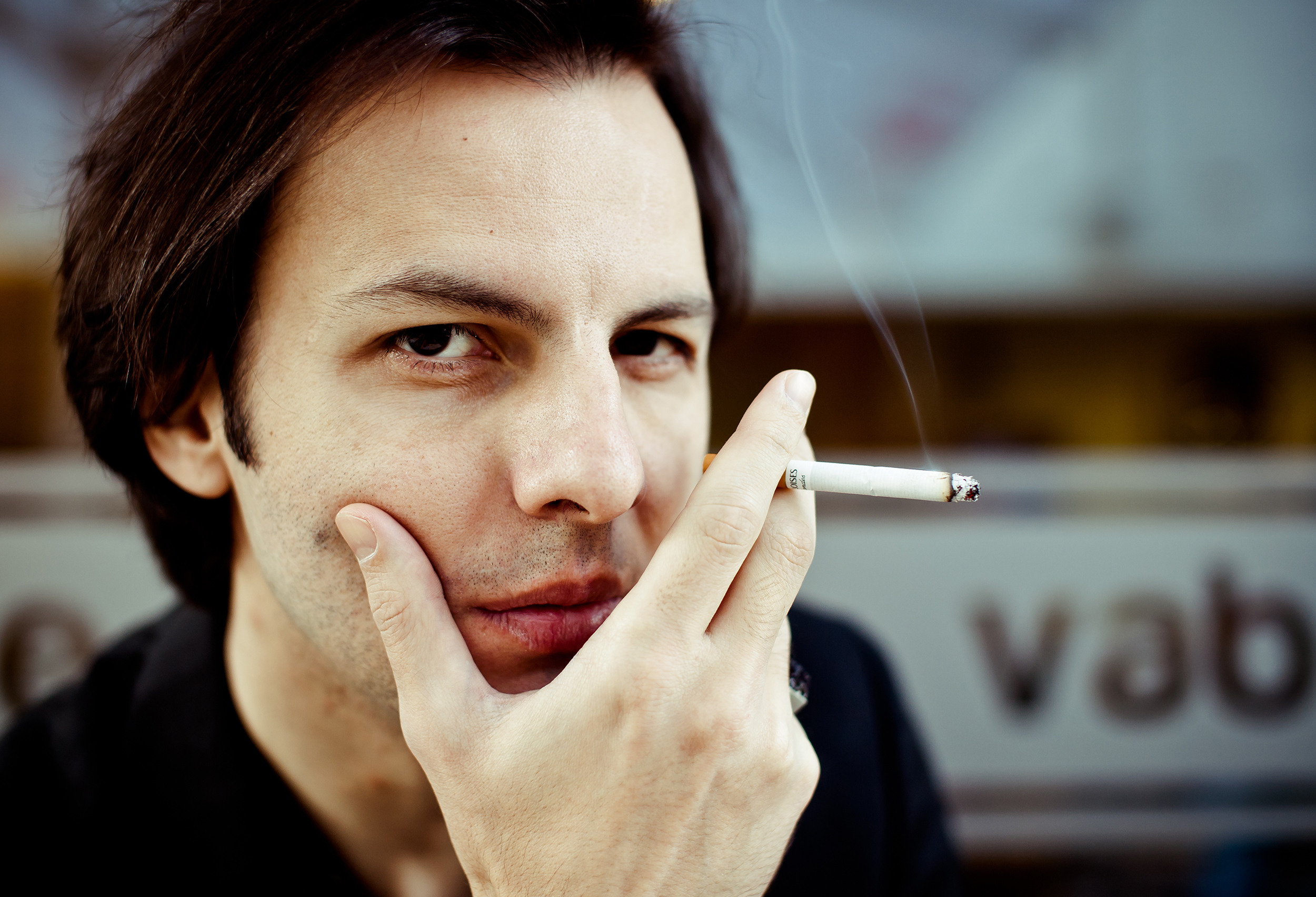 Теодор Курентзис курит после репетиции Teodor Kurrentzis after rehearsal smoking 