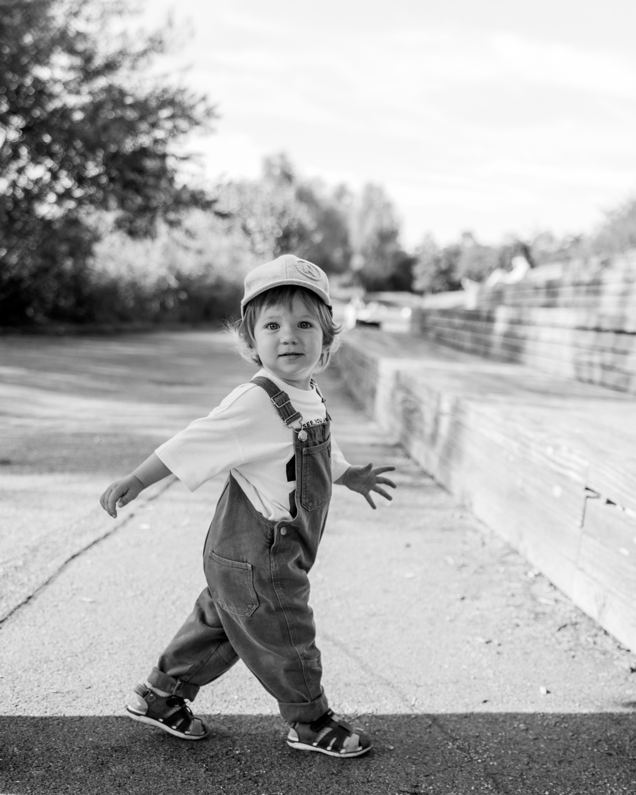 Maksim with parents (Queen Elizabeth Olympic park). Anastasia Klink, Photographer in London
