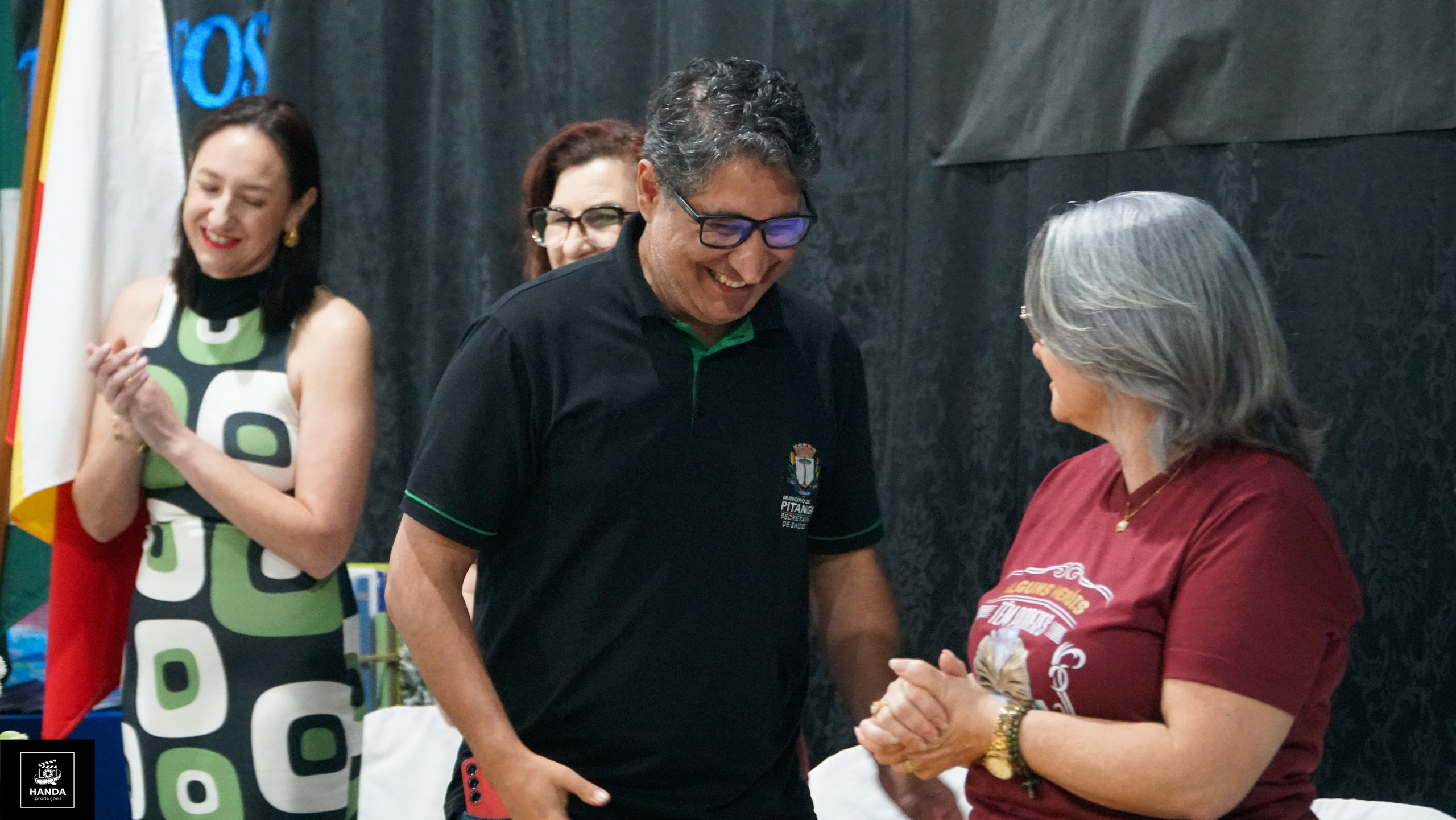 Noite autógrafos colégio Aurélio Buarque de Holanda. Handa Produções